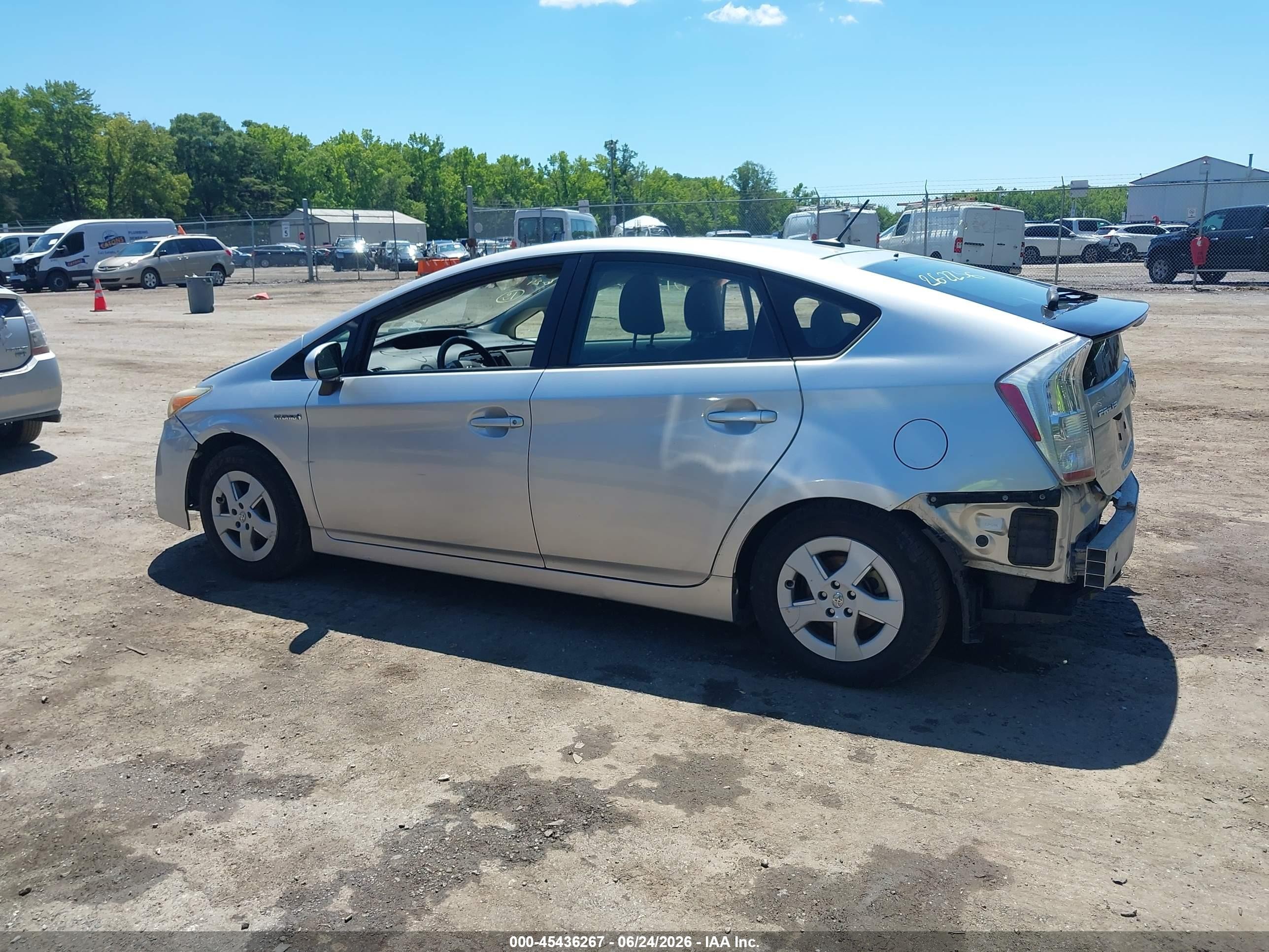 2011 Toyota Prius Two Silver vin: JTDKN3DUXB5326094