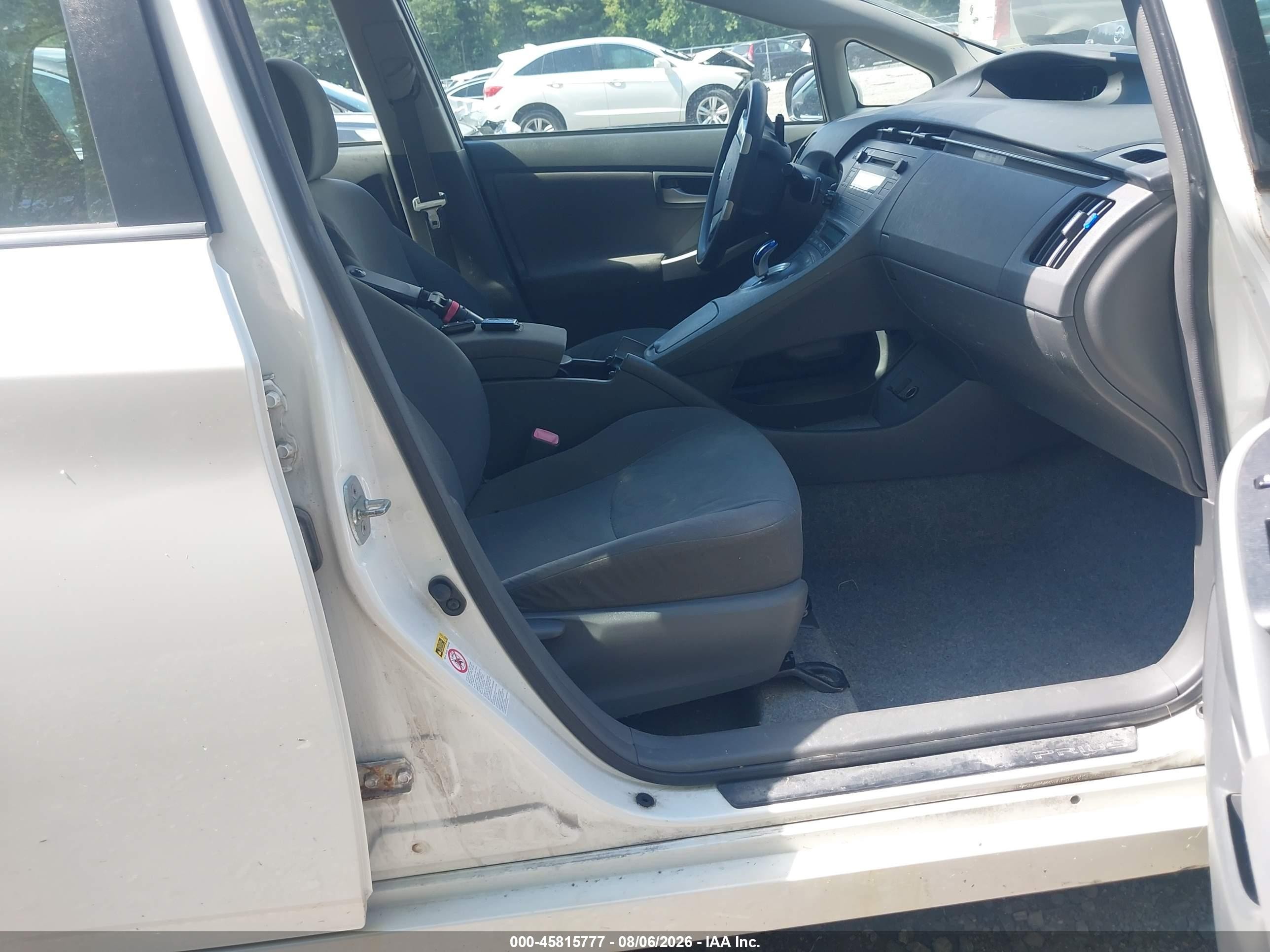 2011 Toyota Prius Two White vin: JTDKN3DUXB5329108