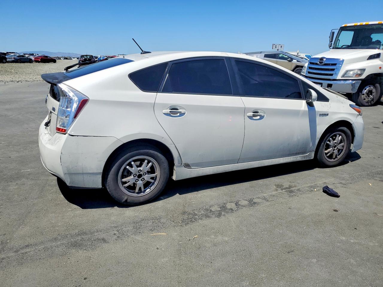 2011 Toyota Prius Two White vin: JTDKN3DUXB5361573