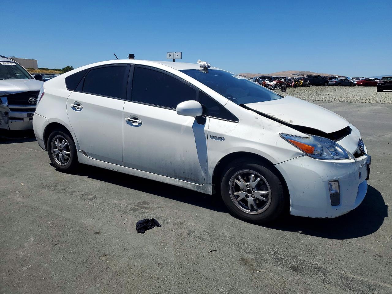 2011 Toyota Prius Two White vin: JTDKN3DUXB5361573