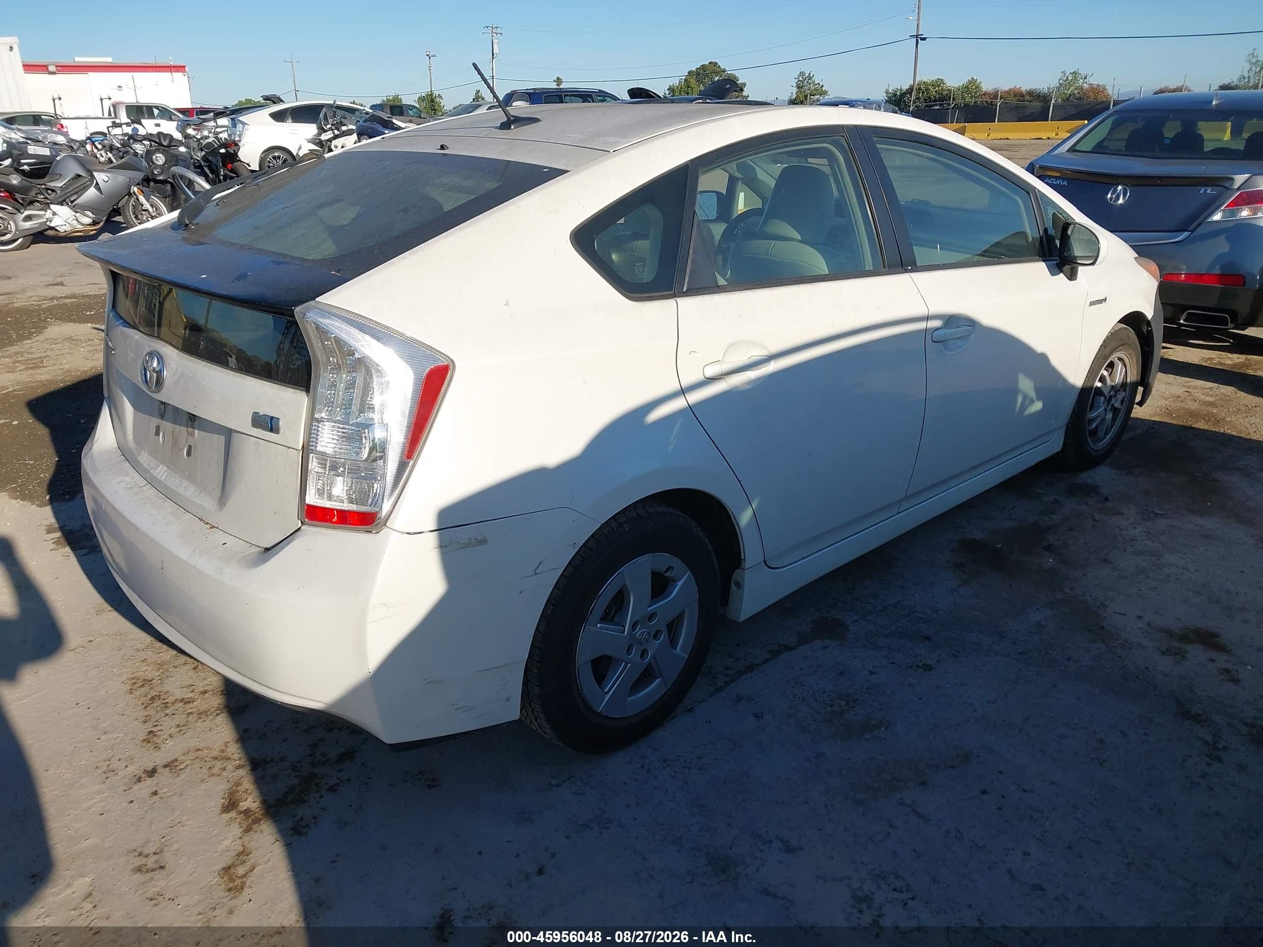 2011 Toyota Prius Two White vin: JTDKN3DUXB5363789