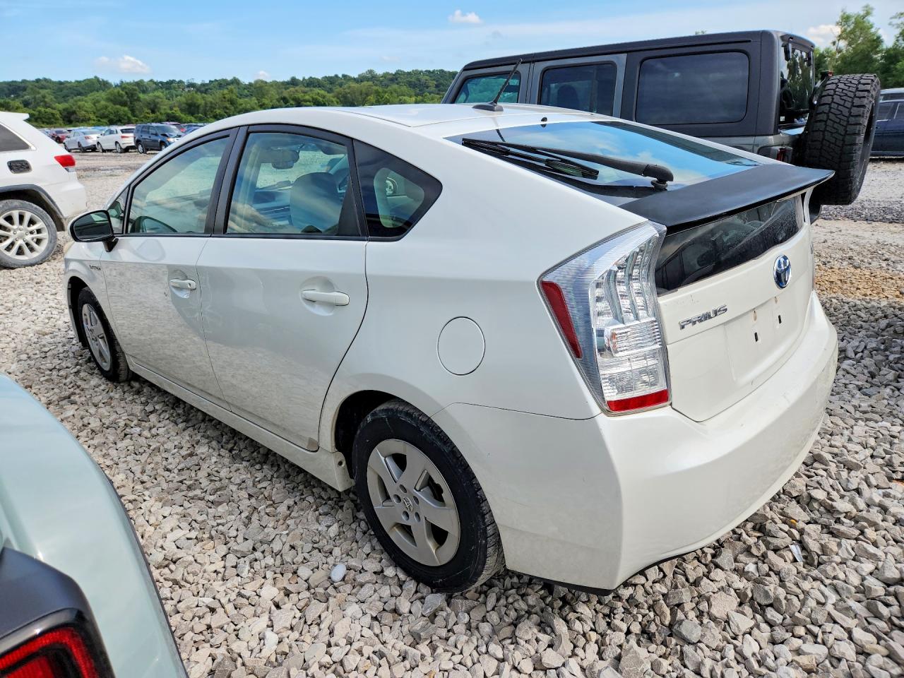 2011 Toyota Prius Three White vin: JTDKN3DUXB5372573