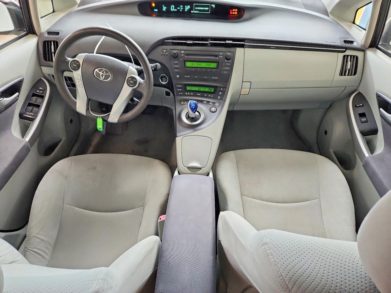 2011 Toyota Prius Three White vin: JTDKN3DUXB5372573