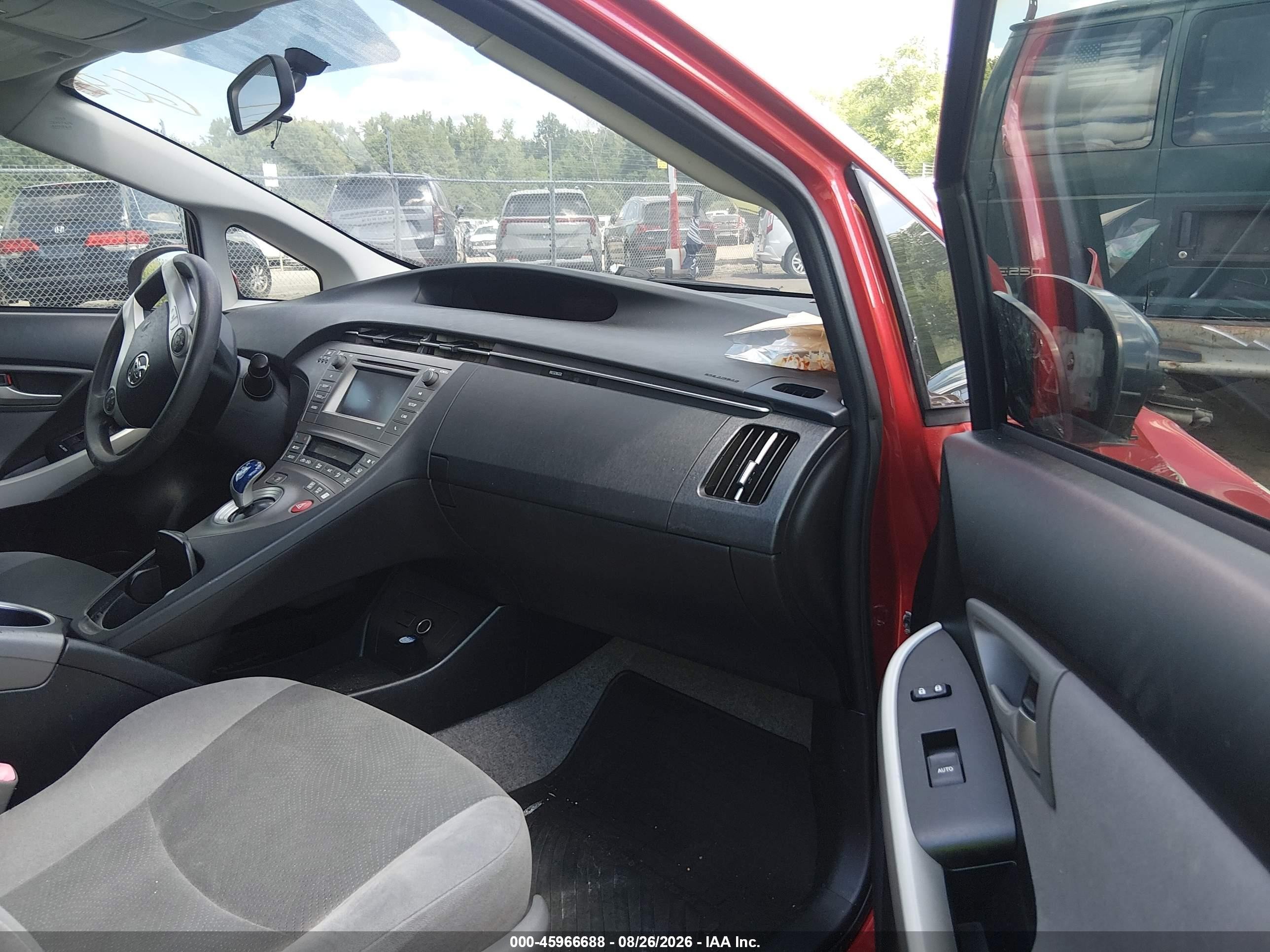 2012 Toyota Prius Two Красный vin: JTDKN3DUXC1499624