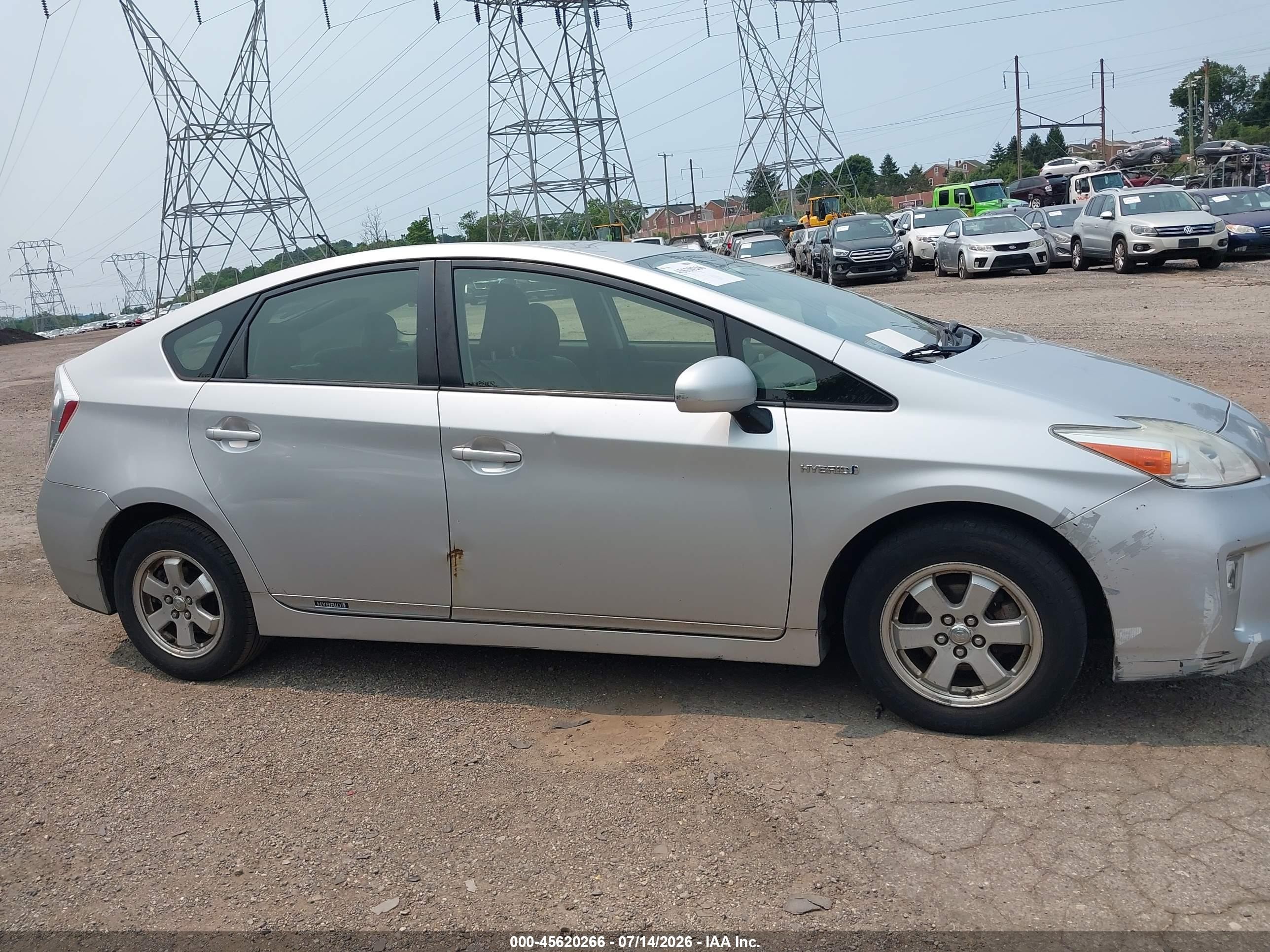 2012 Toyota Prius Two Серебряный vin: JTDKN3DUXC1540317