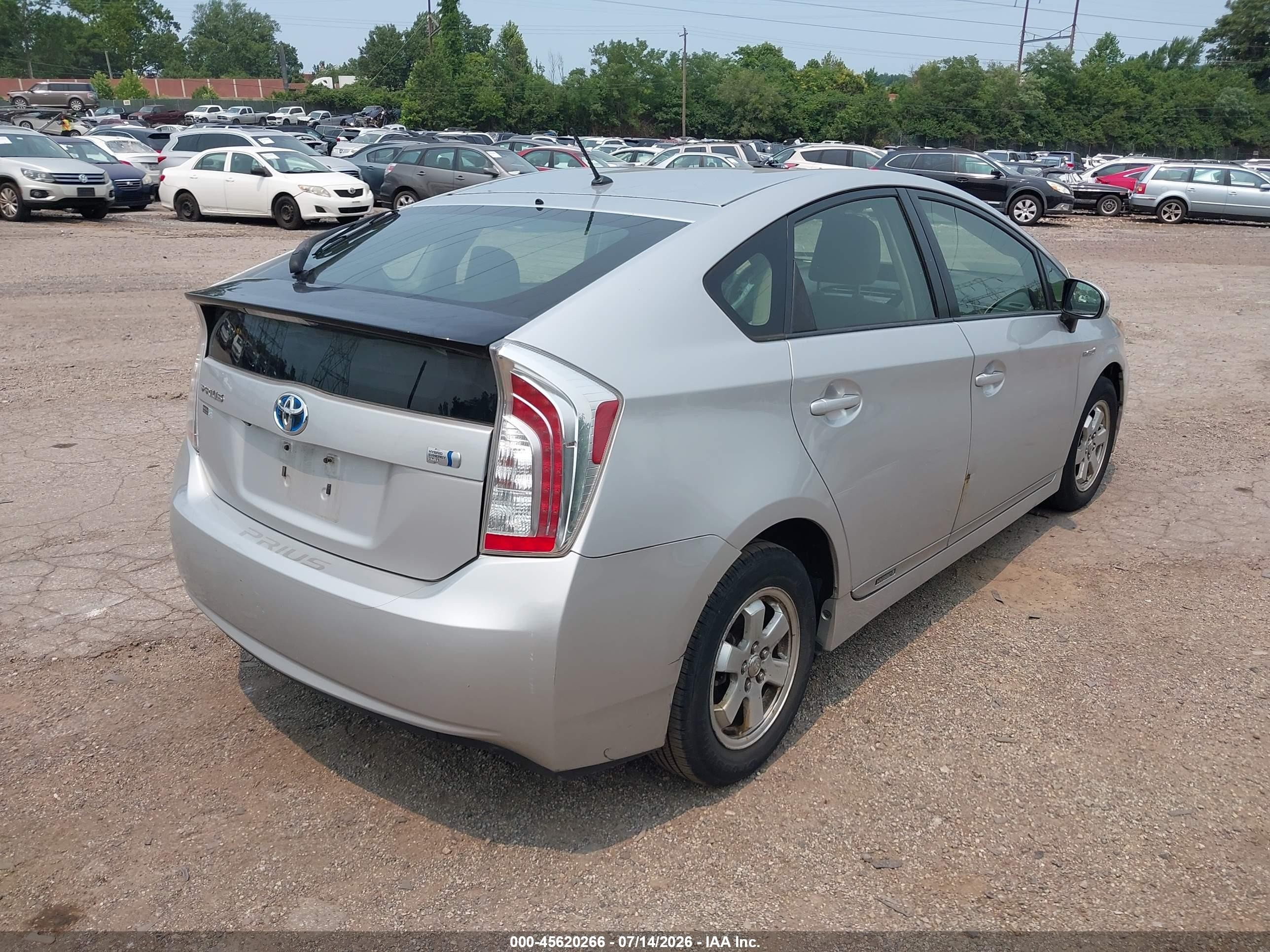 2012 Toyota Prius Two Серебряный vin: JTDKN3DUXC1540317