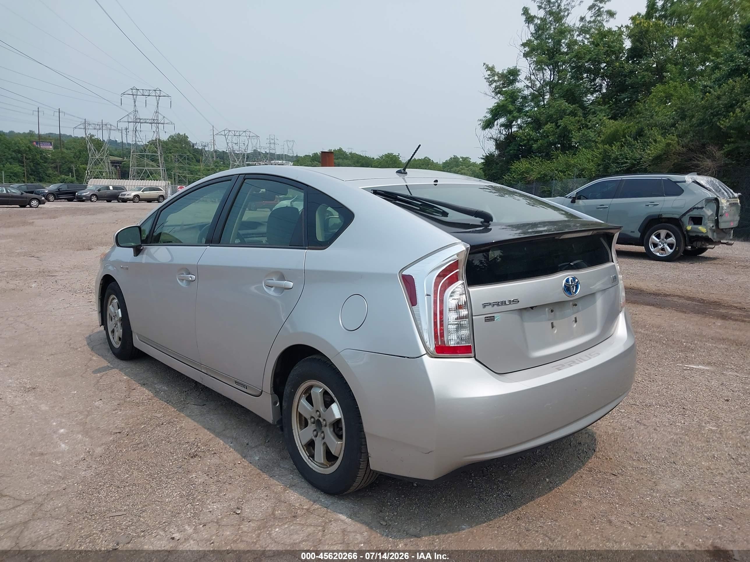 2012 Toyota Prius Two Серебряный vin: JTDKN3DUXC1540317