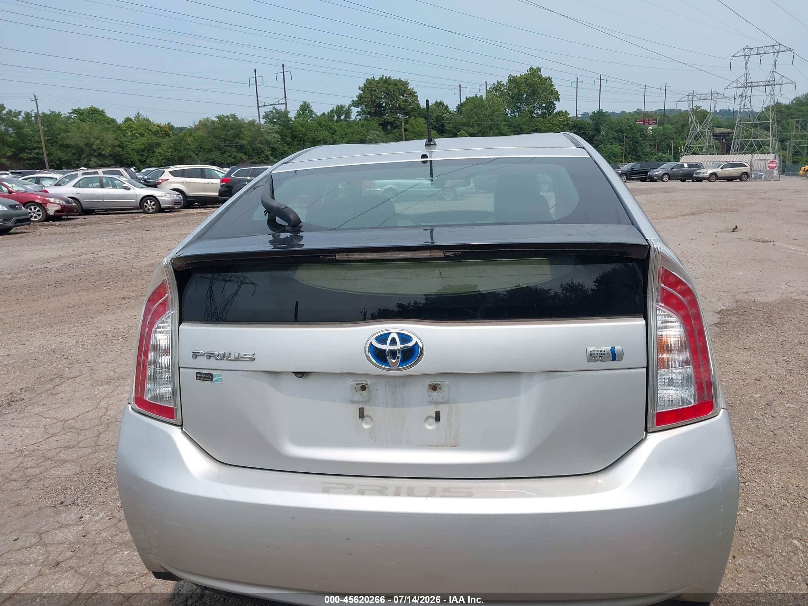 2012 Toyota Prius Two Серебряный vin: JTDKN3DUXC1540317