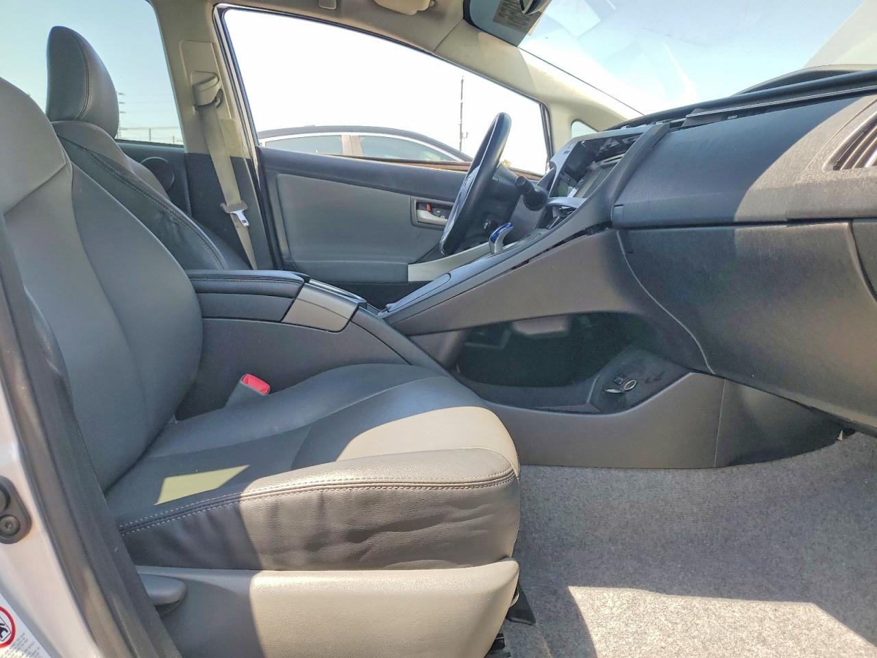 2012 Toyota Prius Four Silver vin: JTDKN3DUXC1540785