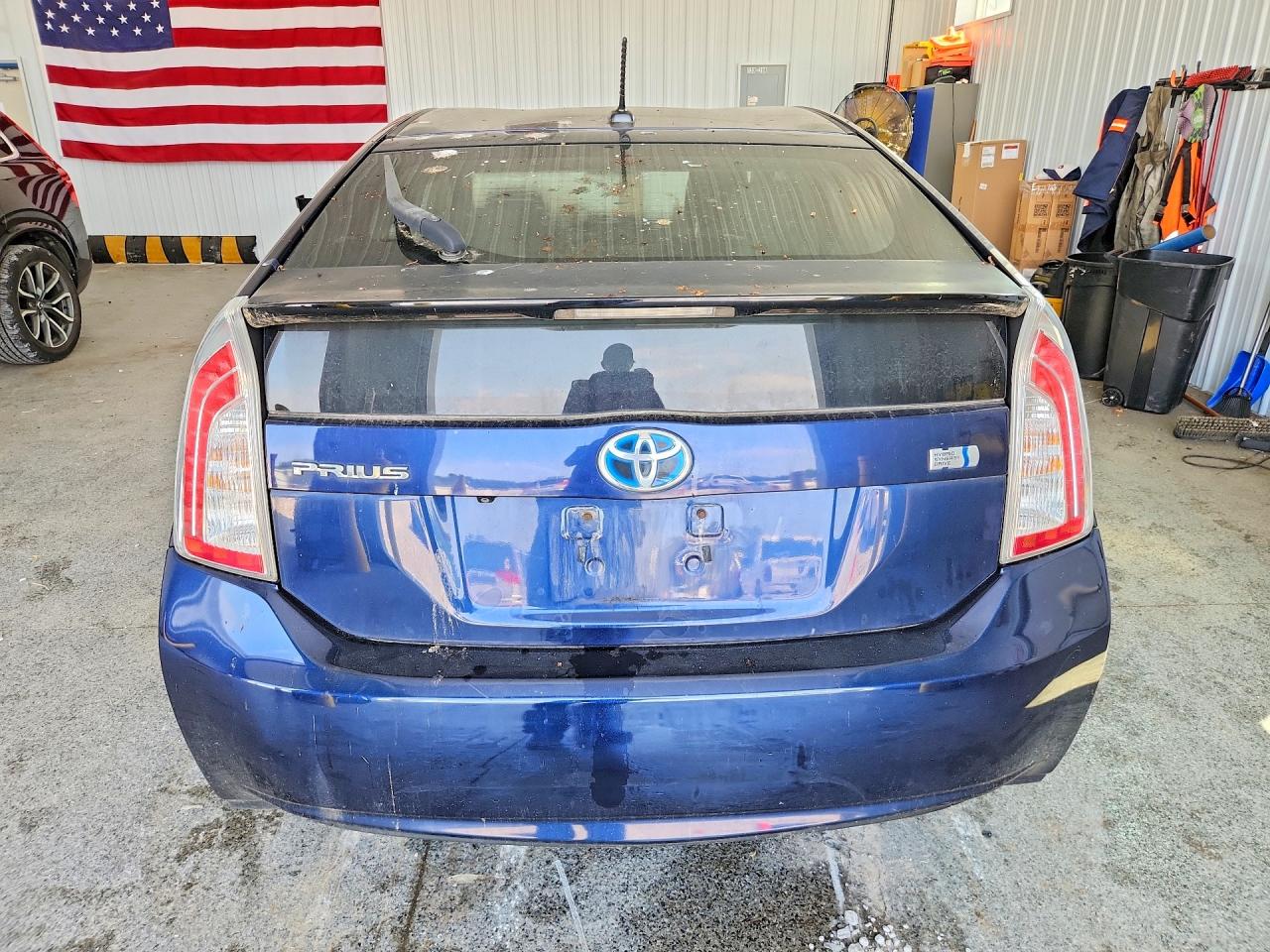 2012 Toyota Prius Three Blue vin: JTDKN3DUXC1559787