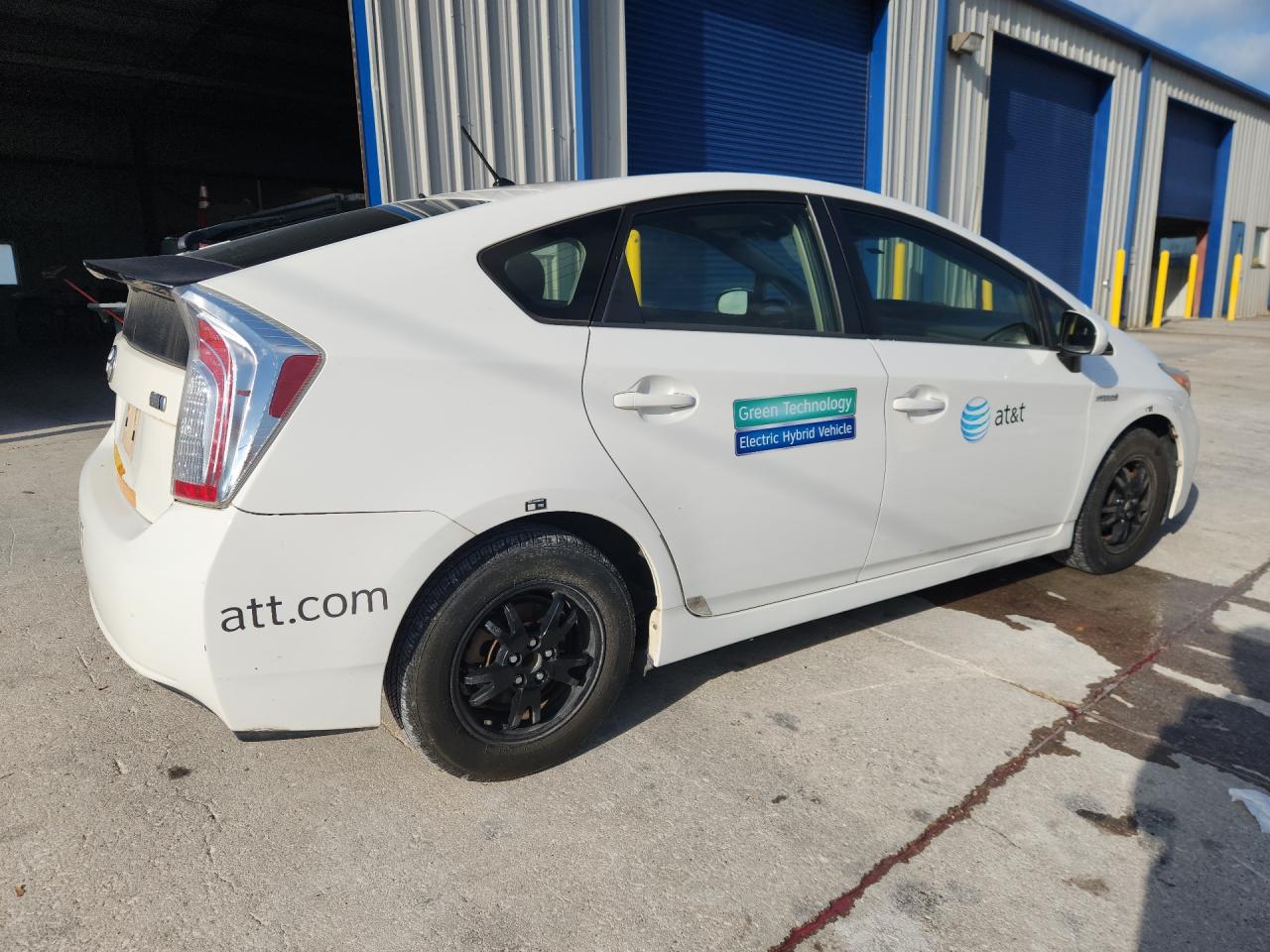 2012 Toyota Prius Two White vin: JTDKN3DUXC1577433 Damage: Right Rear Door, Dent(S) W/ Paint Dmg, 1 To 2 Inches