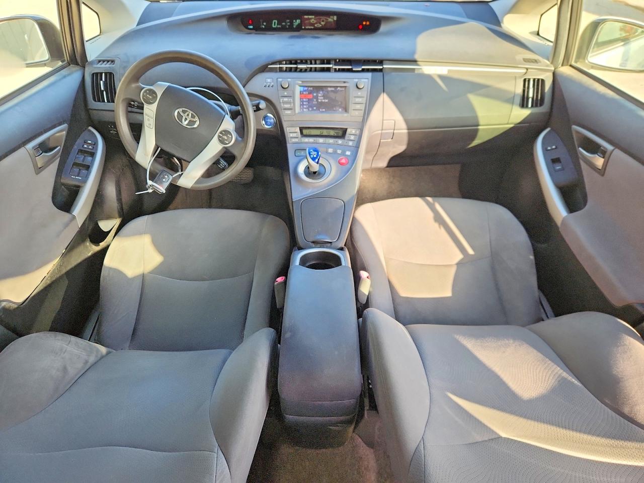 2012 Toyota Prius Two White vin: JTDKN3DUXC1577433