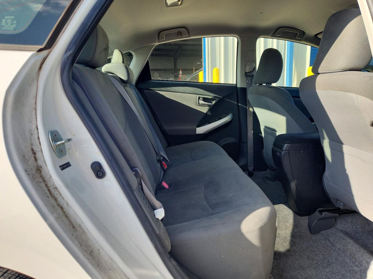 2012 Toyota Prius Two White vin: JTDKN3DUXC1577433