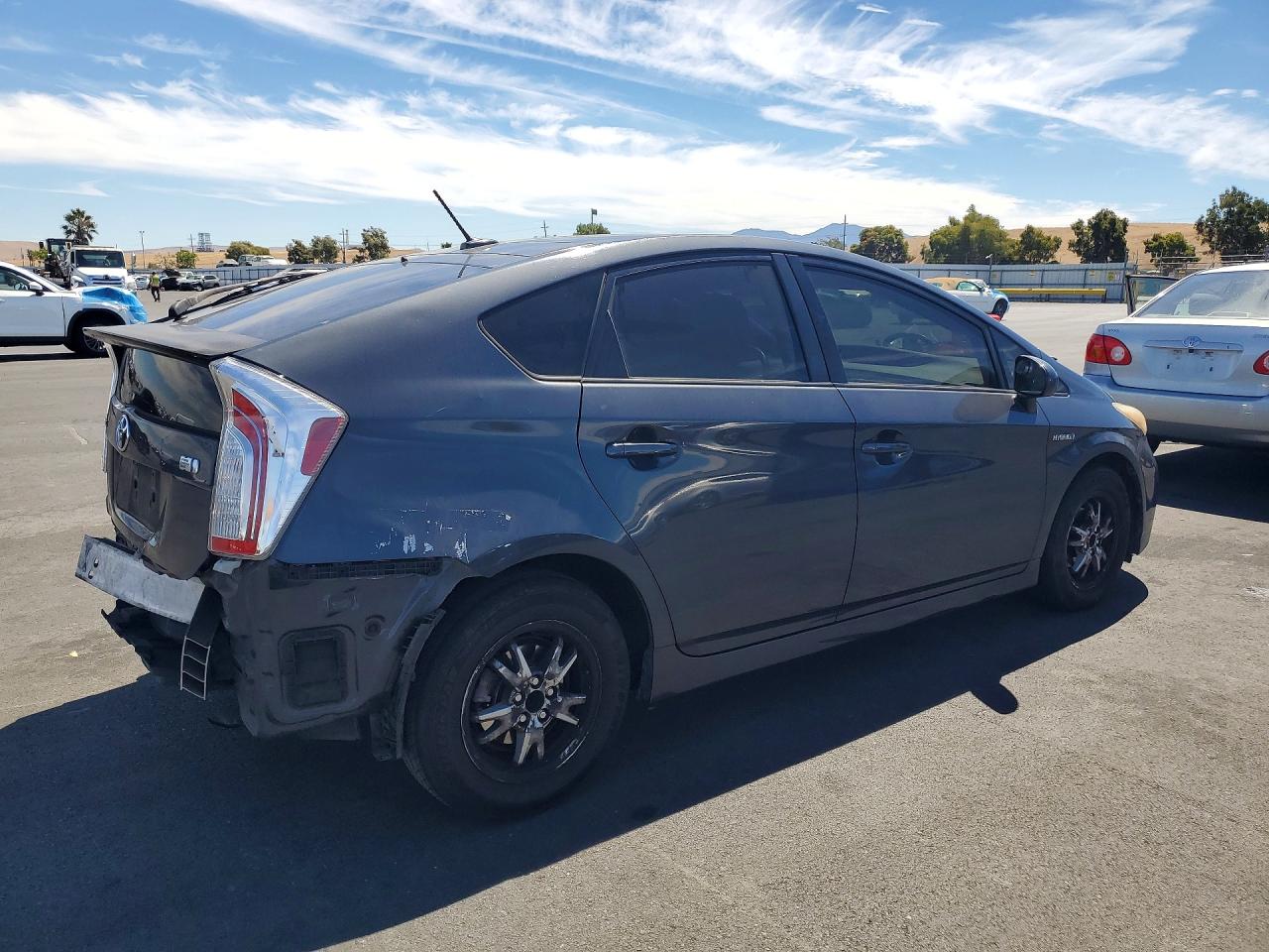 2012 Toyota Prius Three Gray vin: JTDKN3DUXC1580431