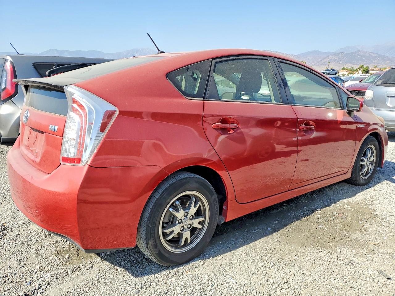 2012 Toyota Prius Two Красный vin: JTDKN3DUXC1599643