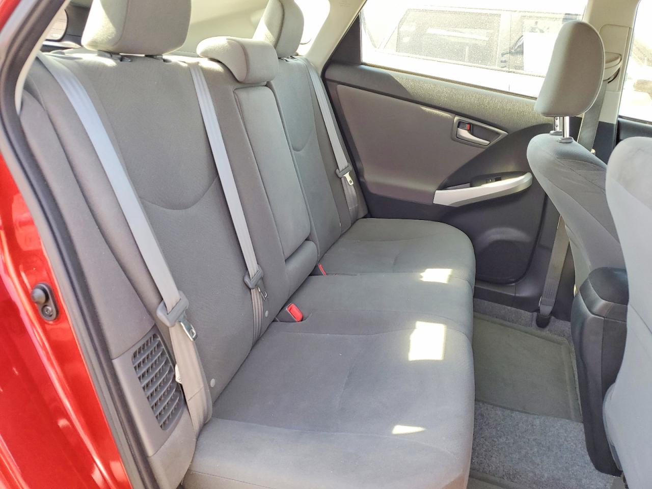 2012 Toyota Prius Two Красный vin: JTDKN3DUXC1599643