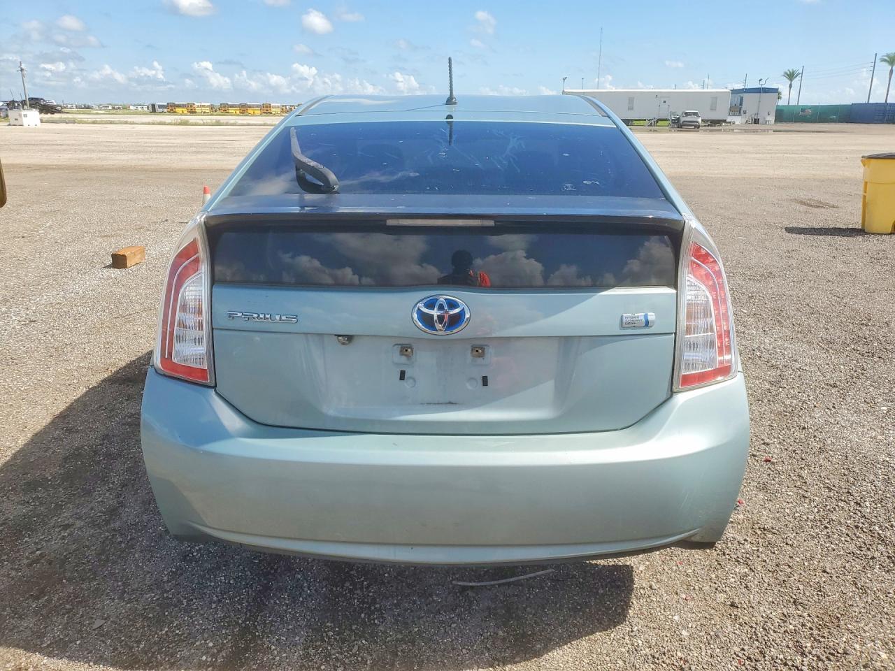 2012 Toyota Prius Two Green vin: JTDKN3DUXC1604114