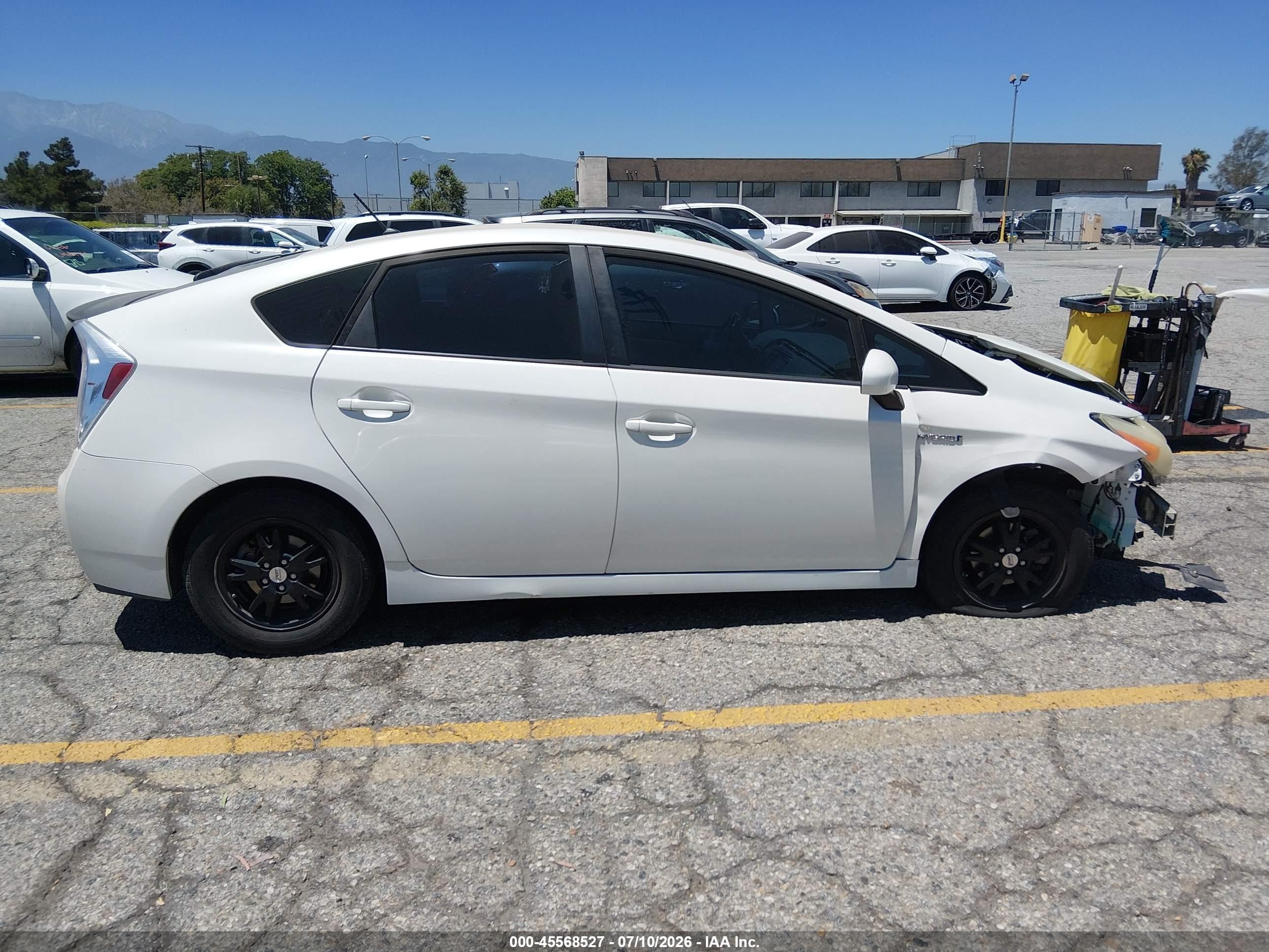 2012 Toyota Prius Two White vin: JTDKN3DUXC5381470