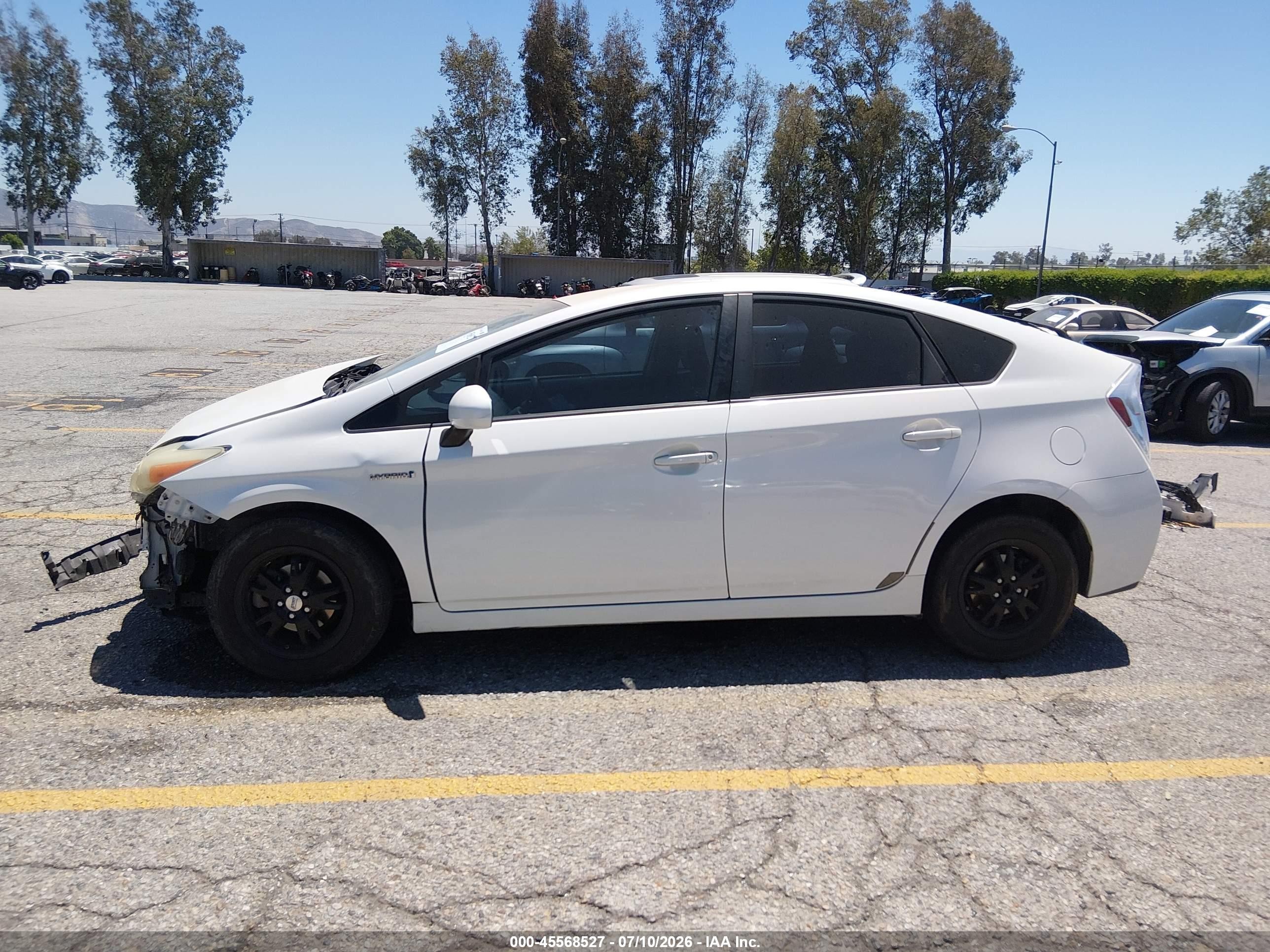 2012 Toyota Prius Two White vin: JTDKN3DUXC5381470