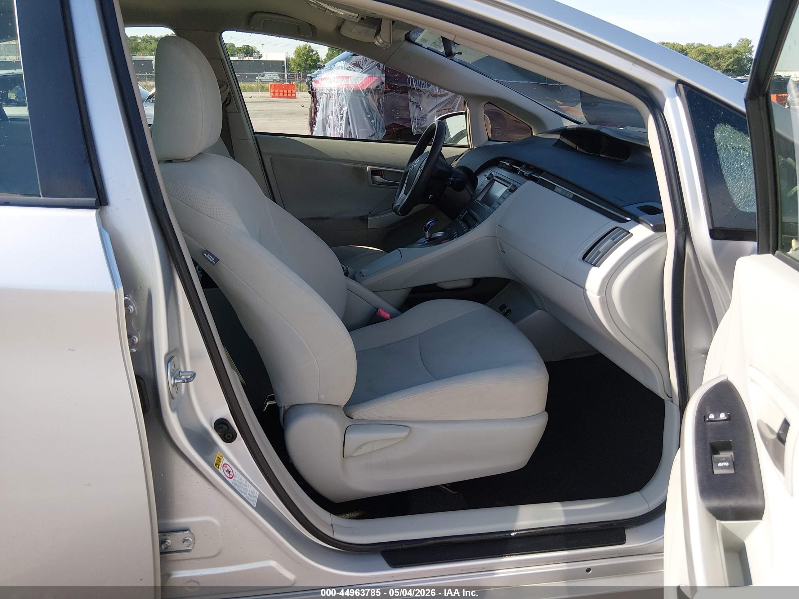 2012 Toyota Prius Three Silver vin: JTDKN3DUXC5454238