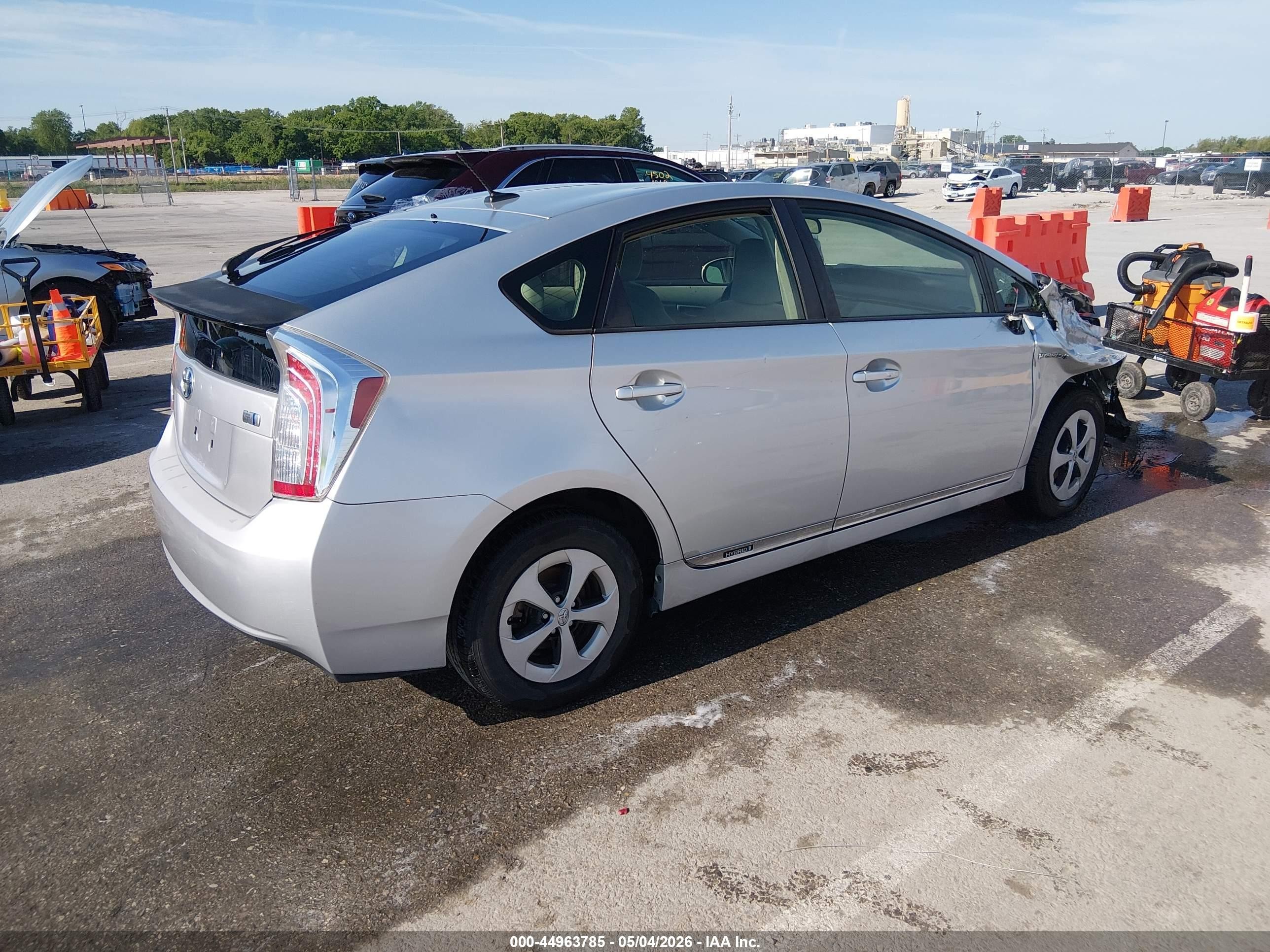 2012 Toyota Prius Three Silver vin: JTDKN3DUXC5454238