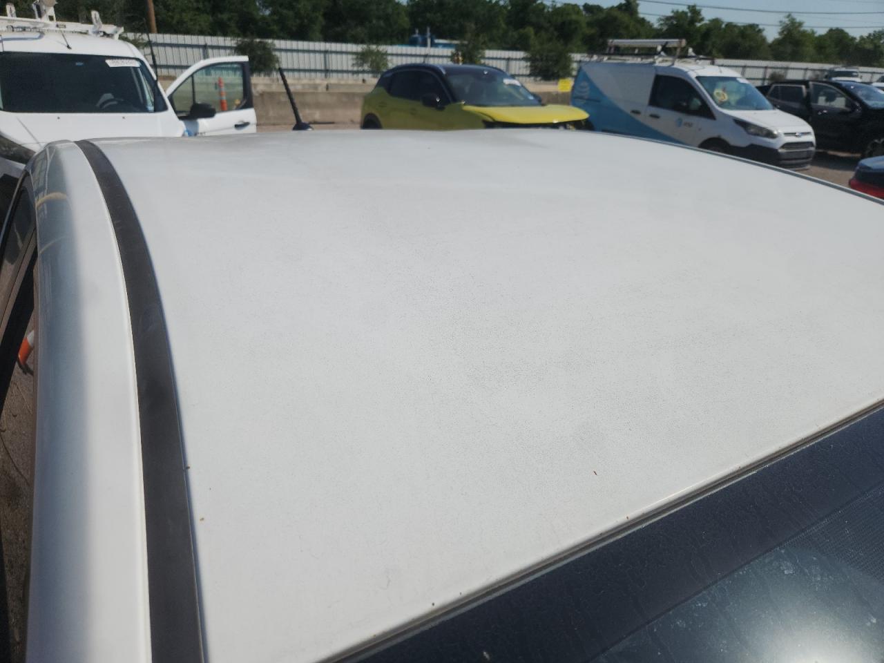2012 Toyota Prius Two Белый vin: JTDKN3DUXC5490771 Damage: Roof Panel, Dent(S) W/No Paint Dmg, 9 To 10 Inches