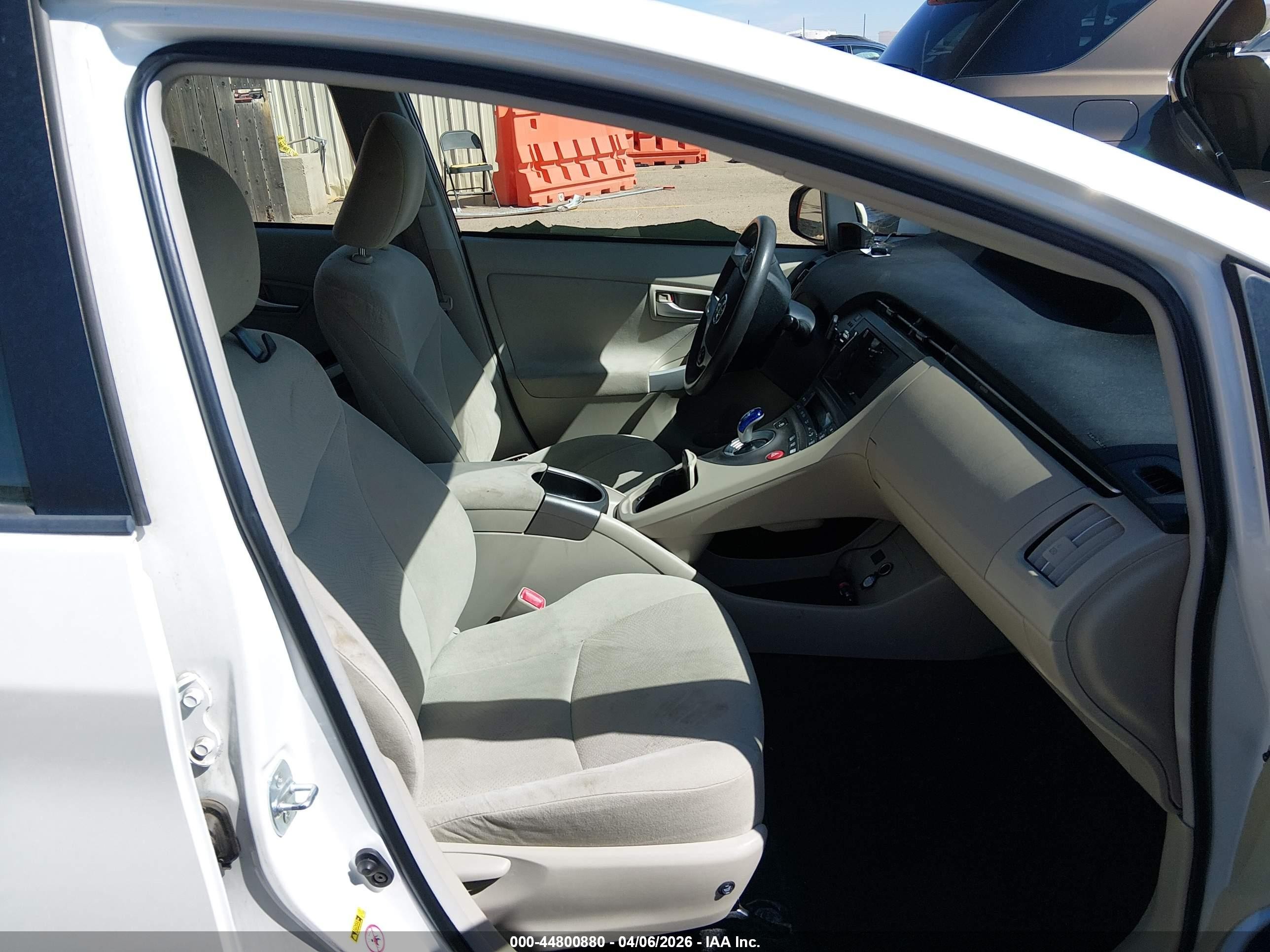 2012 Toyota Prius Two White vin: JTDKN3DUXC5509559