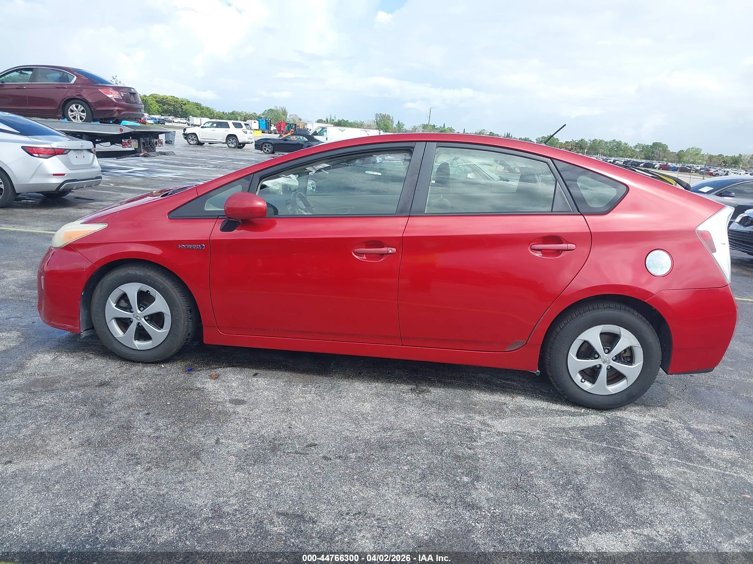 2013 Toyota Prius Two Red vin: JTDKN3DUXD0354476