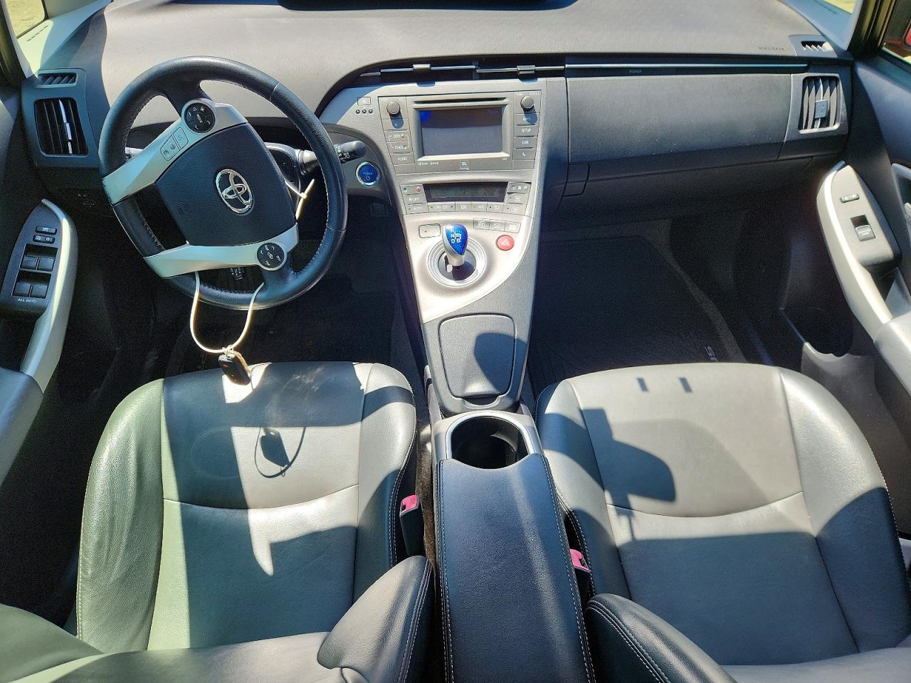 2013 Toyota Prius Four Красный vin: JTDKN3DUXD1618239