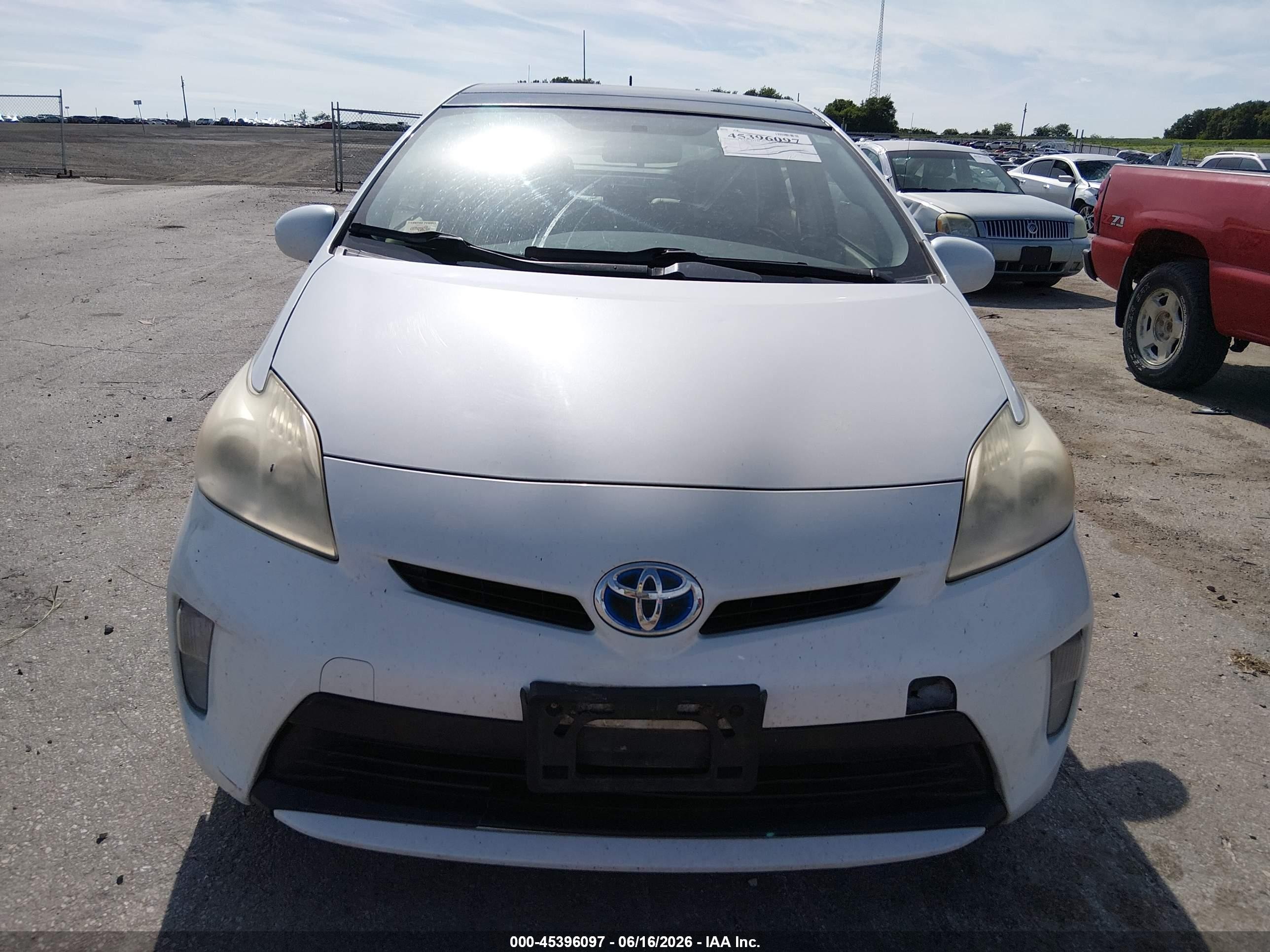 2013 Toyota Prius Three White vin: JTDKN3DUXD1648017