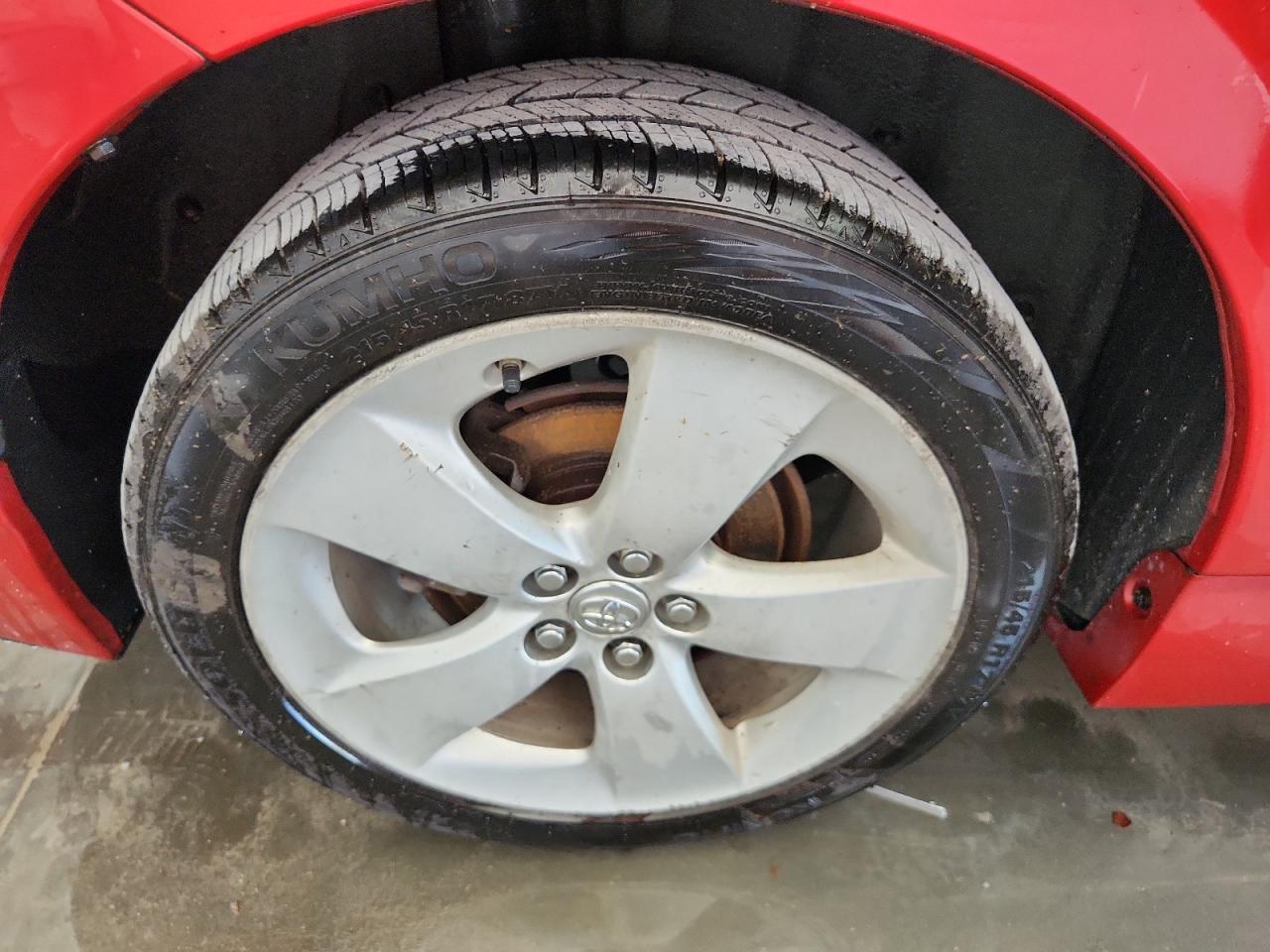 2013 Toyota Prius Five Темно-бордовый vin: JTDKN3DUXD1675699 Damage: Right Rear Wheel, Curb Rash, 7 To 8 Inches