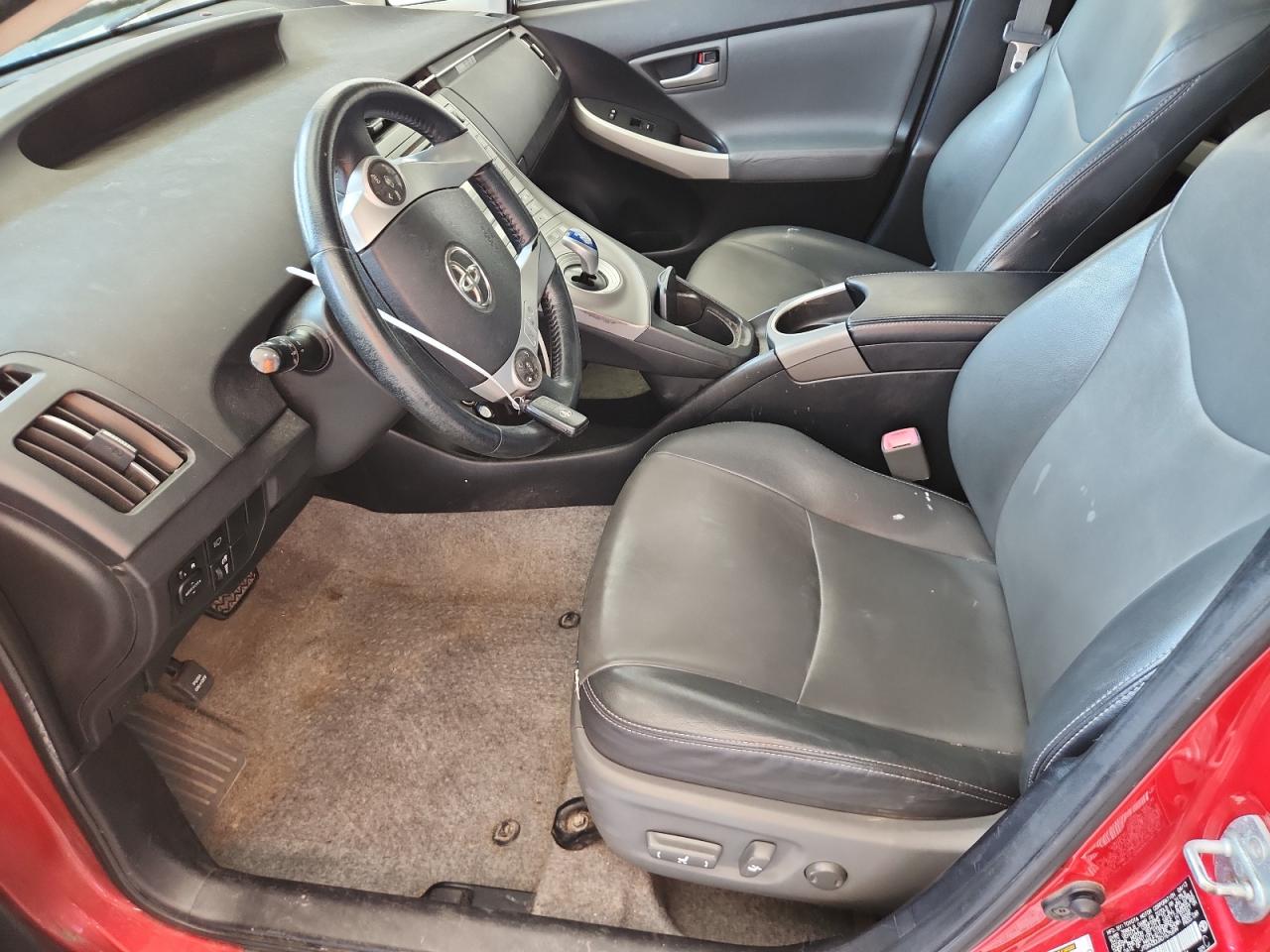 2013 Toyota Prius Five Темно-бордовый vin: JTDKN3DUXD1675699 Damage: Left Front Seat Cushion, Worn, Replacement Required