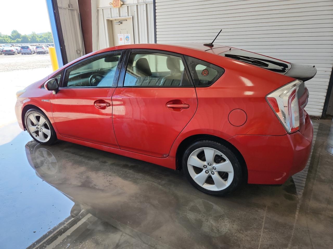 2013 Toyota Prius Five Темно-бордовый vin: JTDKN3DUXD1675699 Damage: Left Rear Door, Heavy Scratch, 2 To 3 Inches