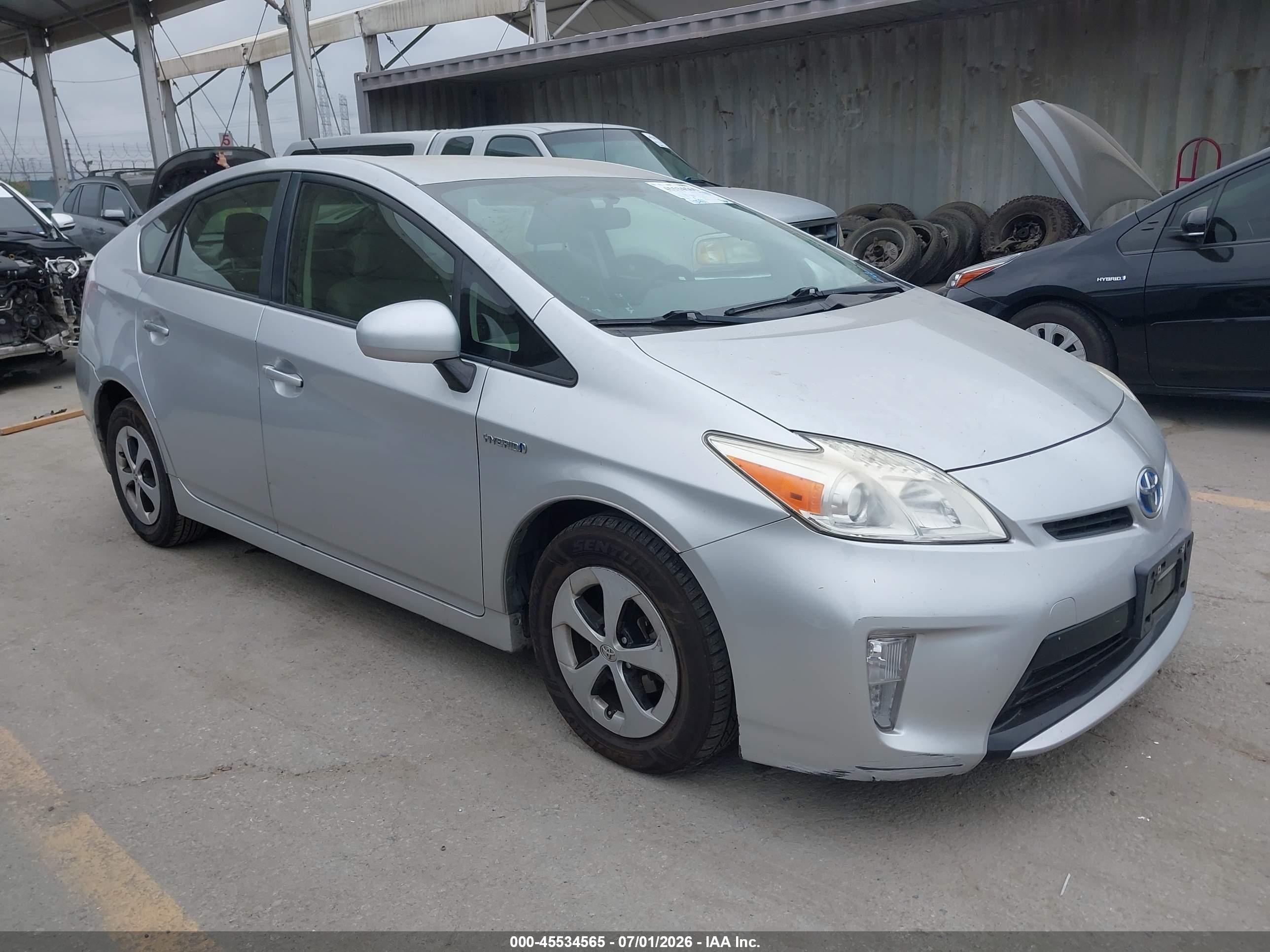 2013 Toyota Prius Three Silver vin: JTDKN3DUXD5539016