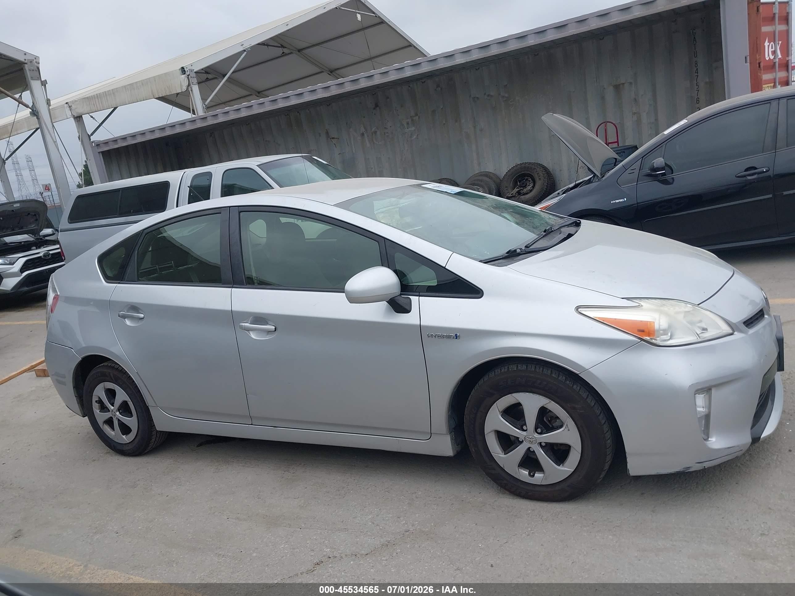 2013 Toyota Prius Three Silver vin: JTDKN3DUXD5539016