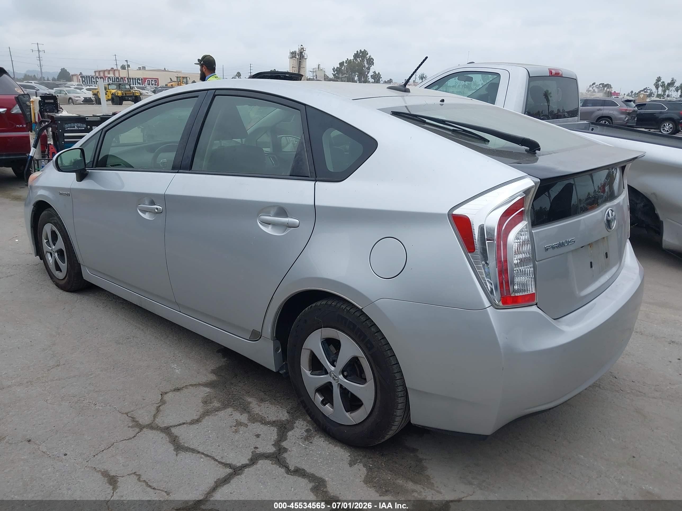 2013 Toyota Prius Three Silver vin: JTDKN3DUXD5539016
