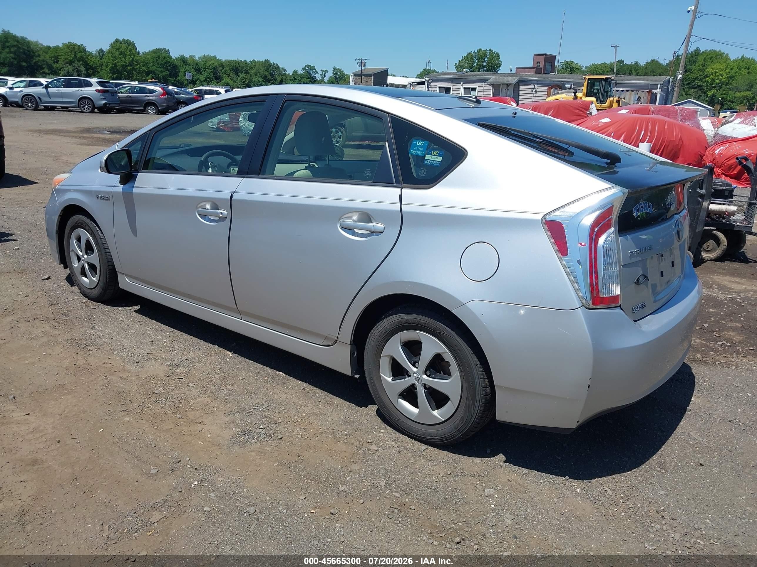 2013 Toyota Prius Three Silver vin: JTDKN3DUXD5541395