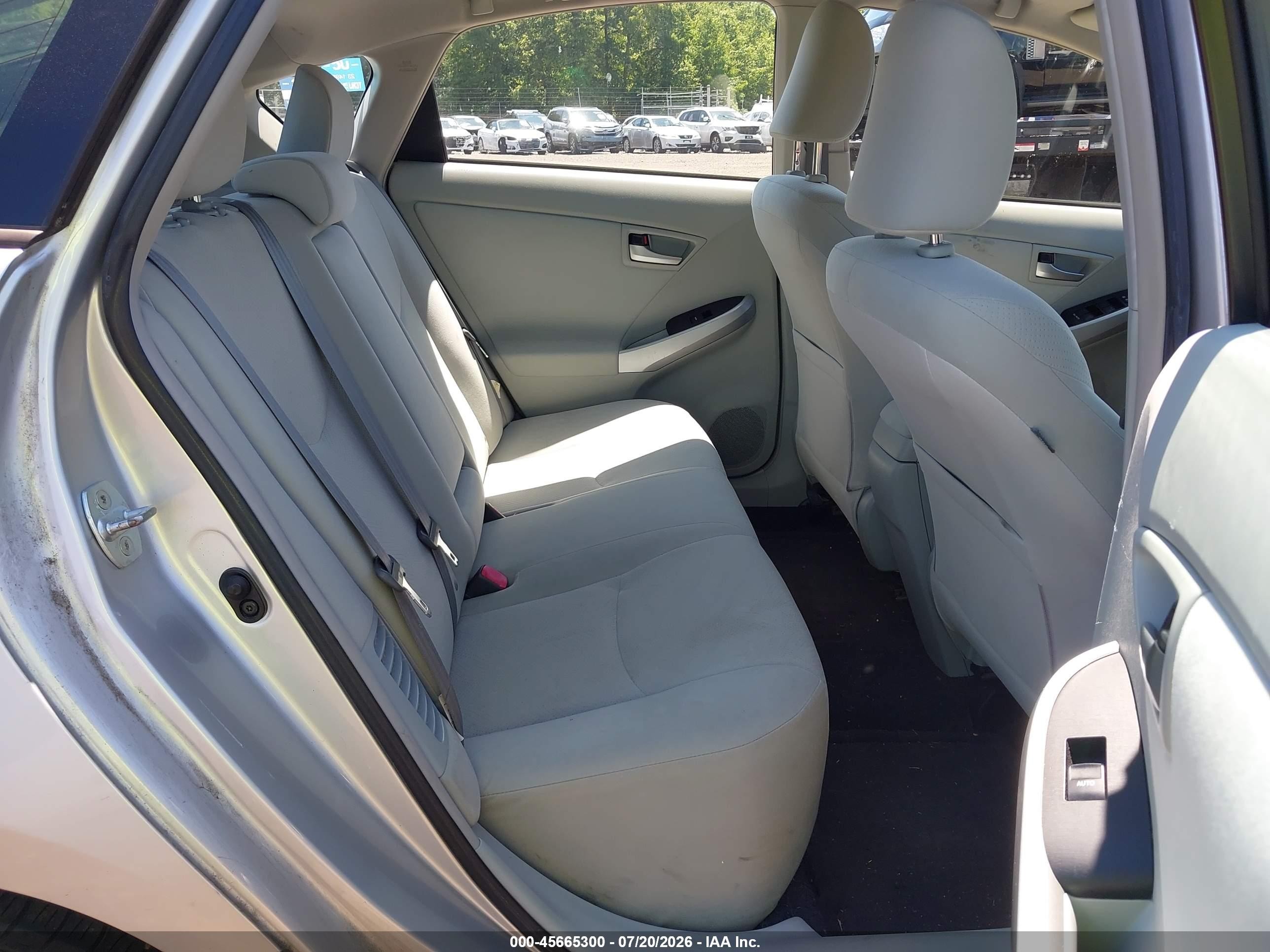 2013 Toyota Prius Three Silver vin: JTDKN3DUXD5541395