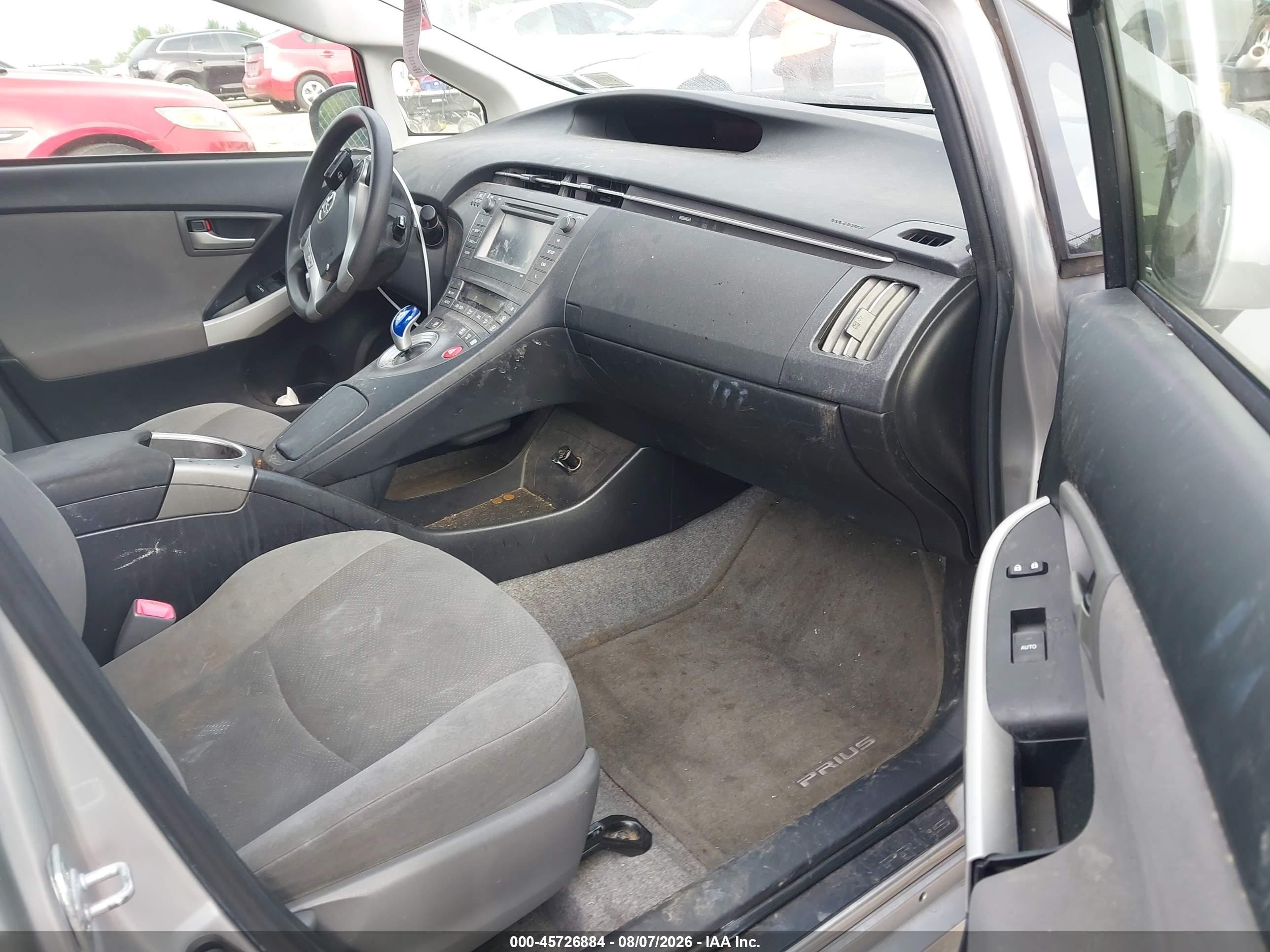 2013 Toyota Prius Two Silver vin: JTDKN3DUXD5546418
