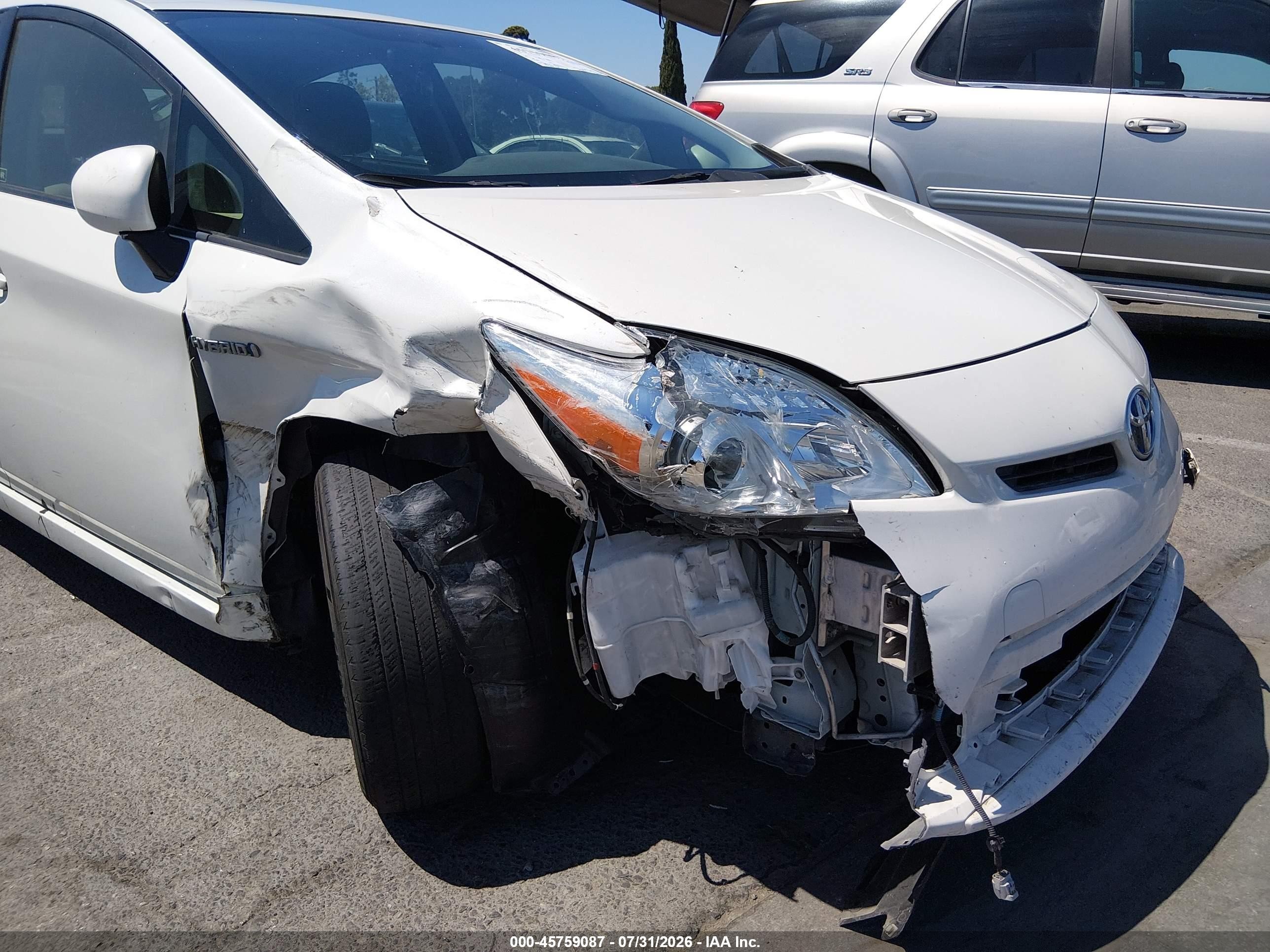 2013 Toyota Prius Two White vin: JTDKN3DUXD5547147