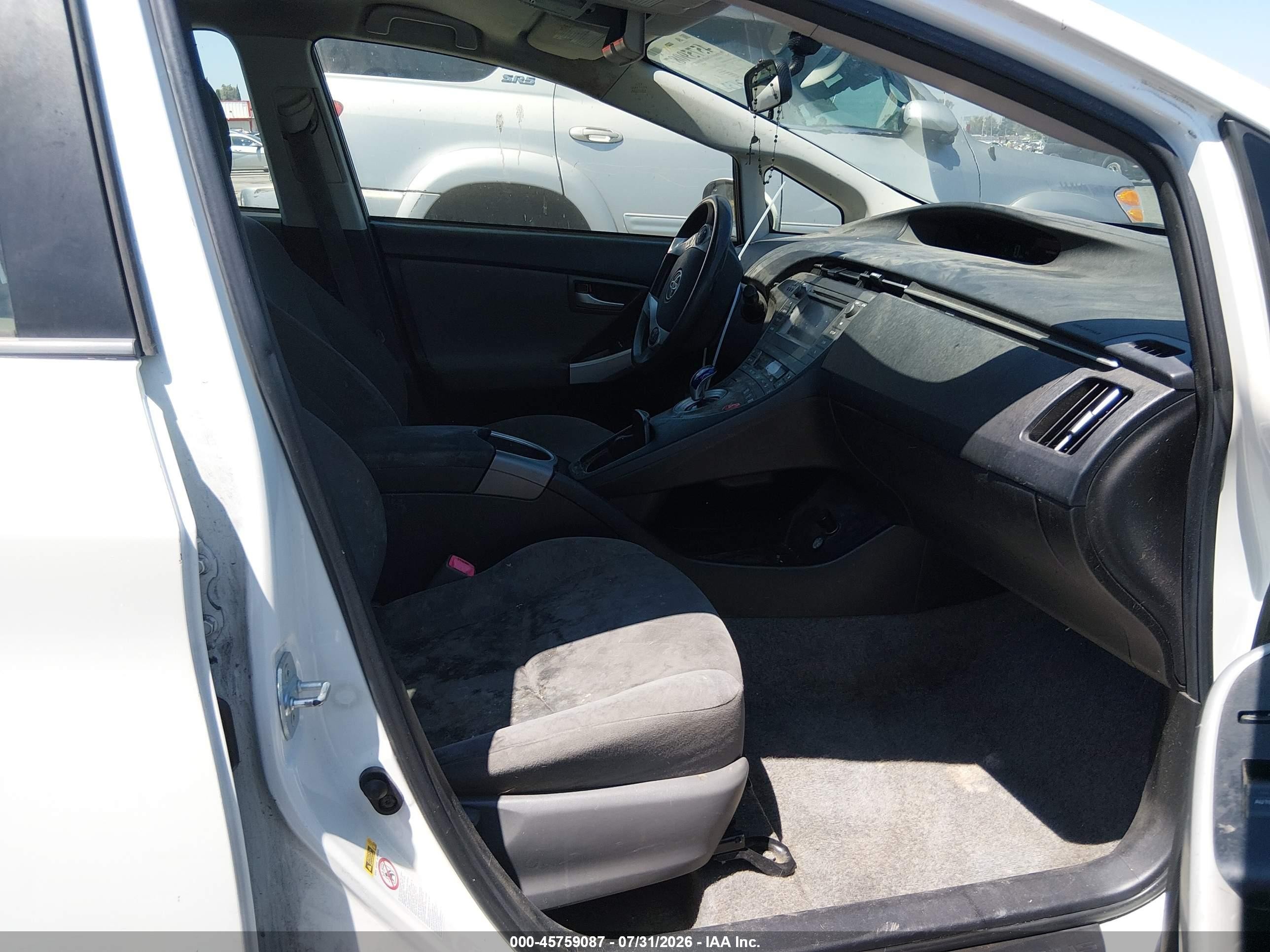 2013 Toyota Prius Two White vin: JTDKN3DUXD5547147