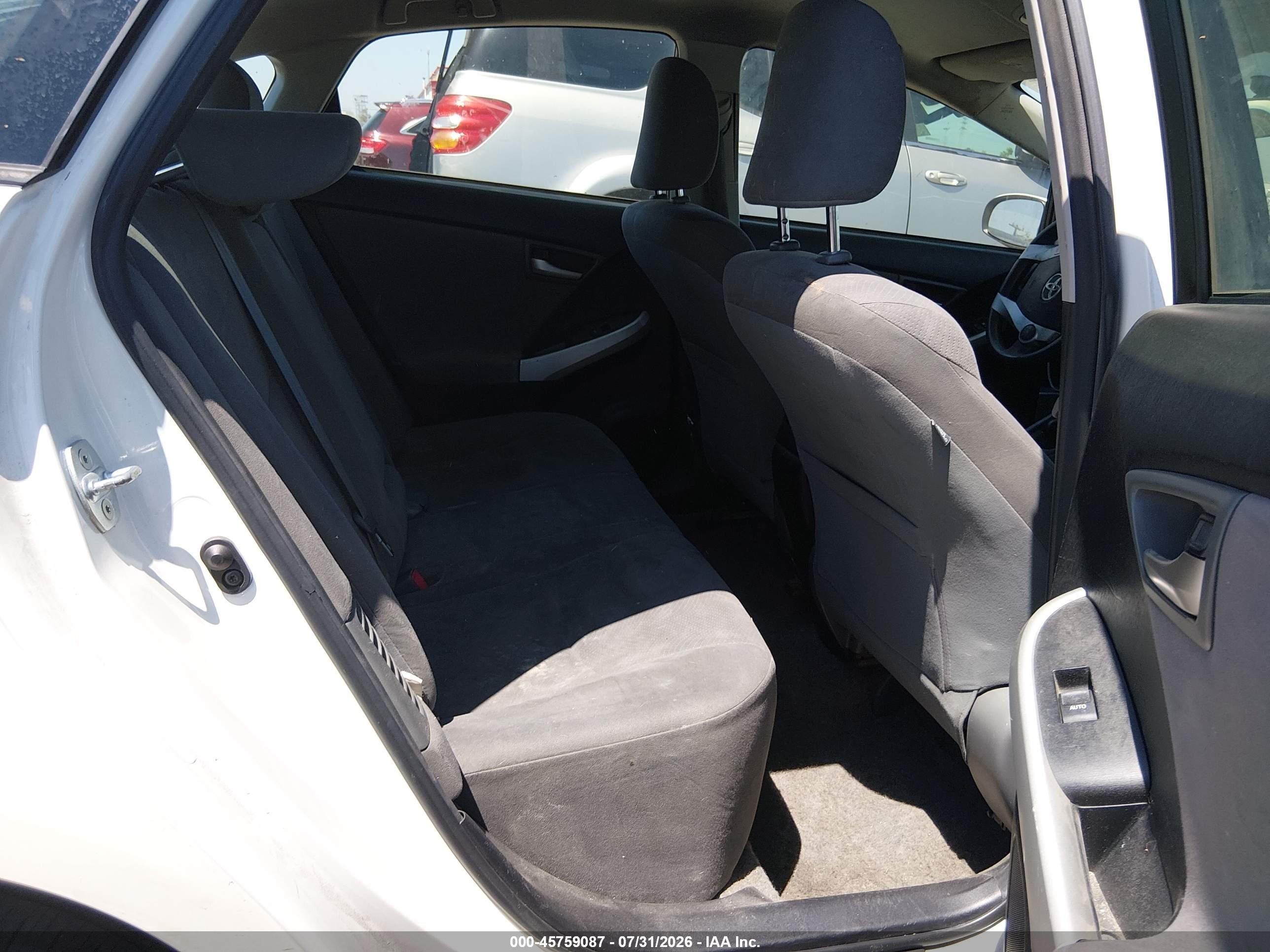 2013 Toyota Prius Two White vin: JTDKN3DUXD5547147
