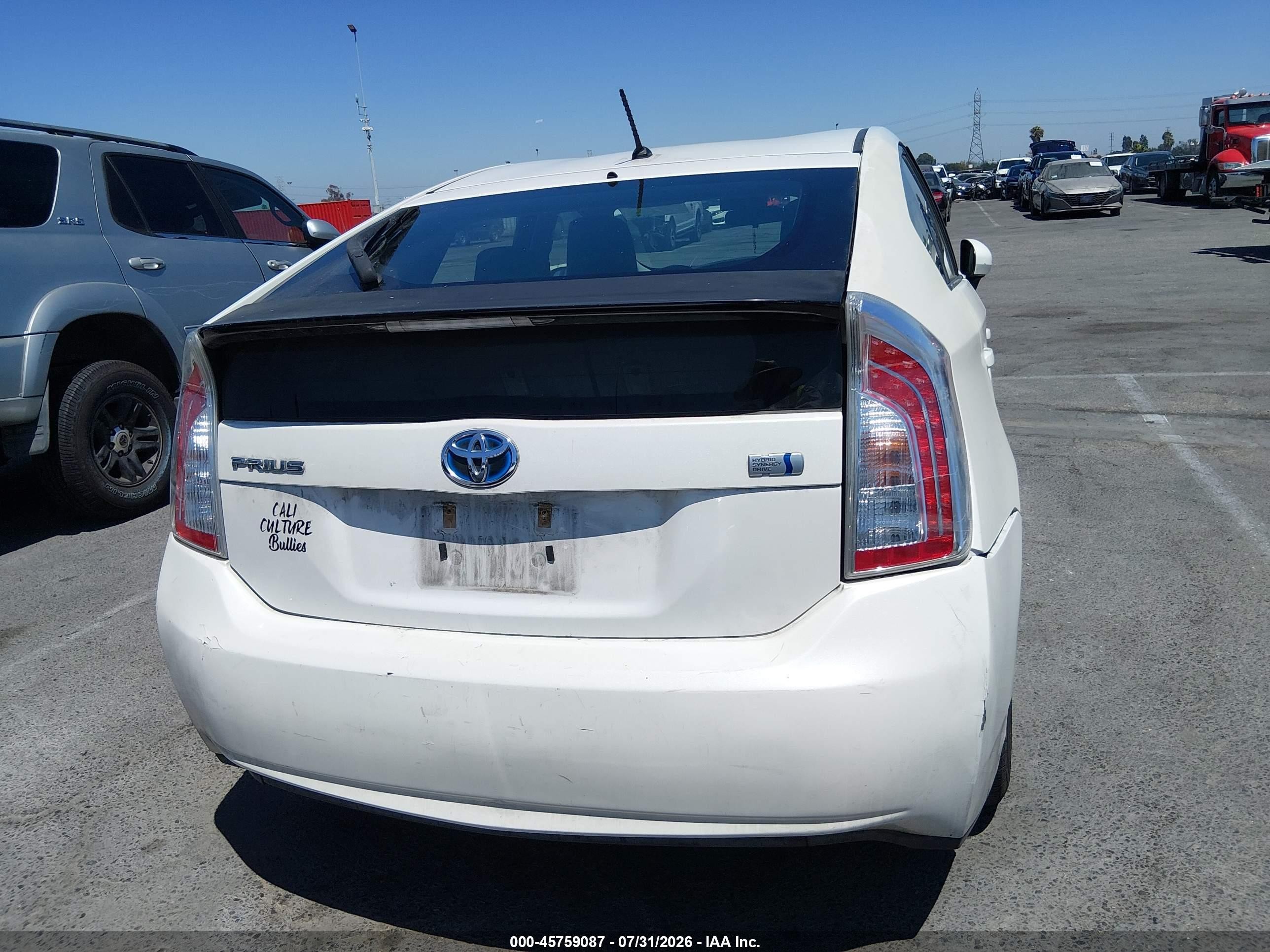 2013 Toyota Prius Two White vin: JTDKN3DUXD5547147