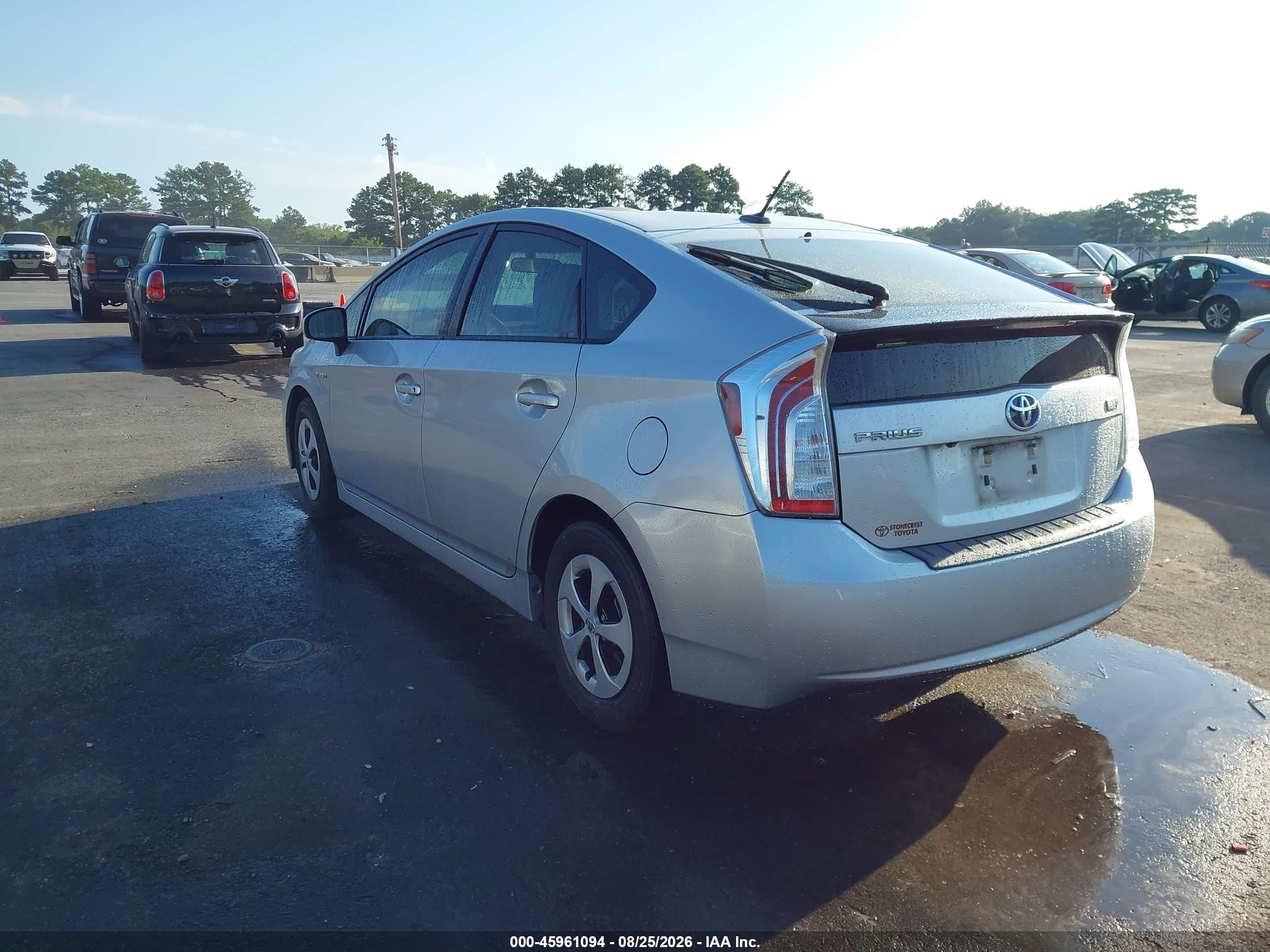 2013 Toyota Prius Three Silver vin: JTDKN3DUXD5551036