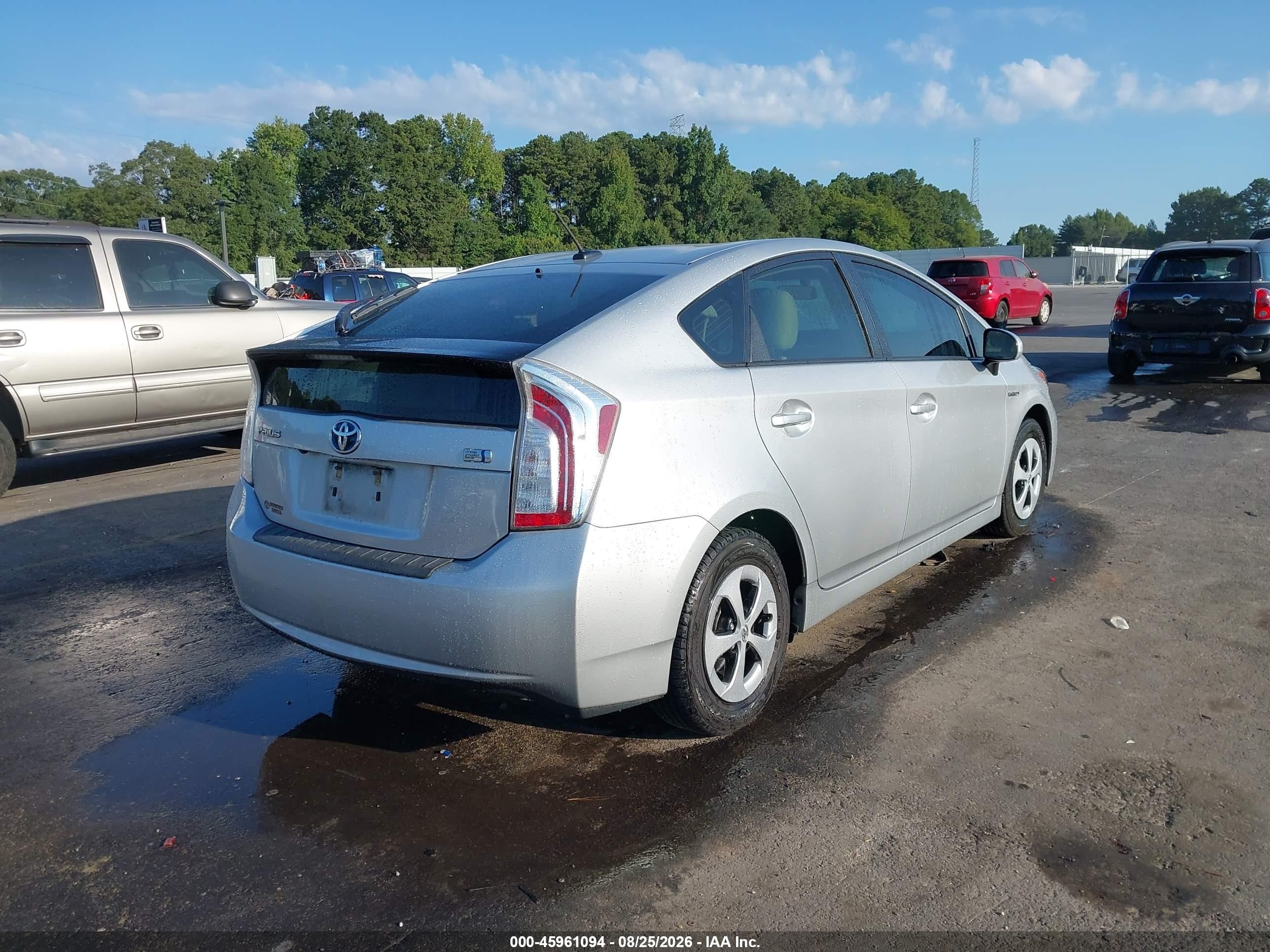 2013 Toyota Prius Three Silver vin: JTDKN3DUXD5551036