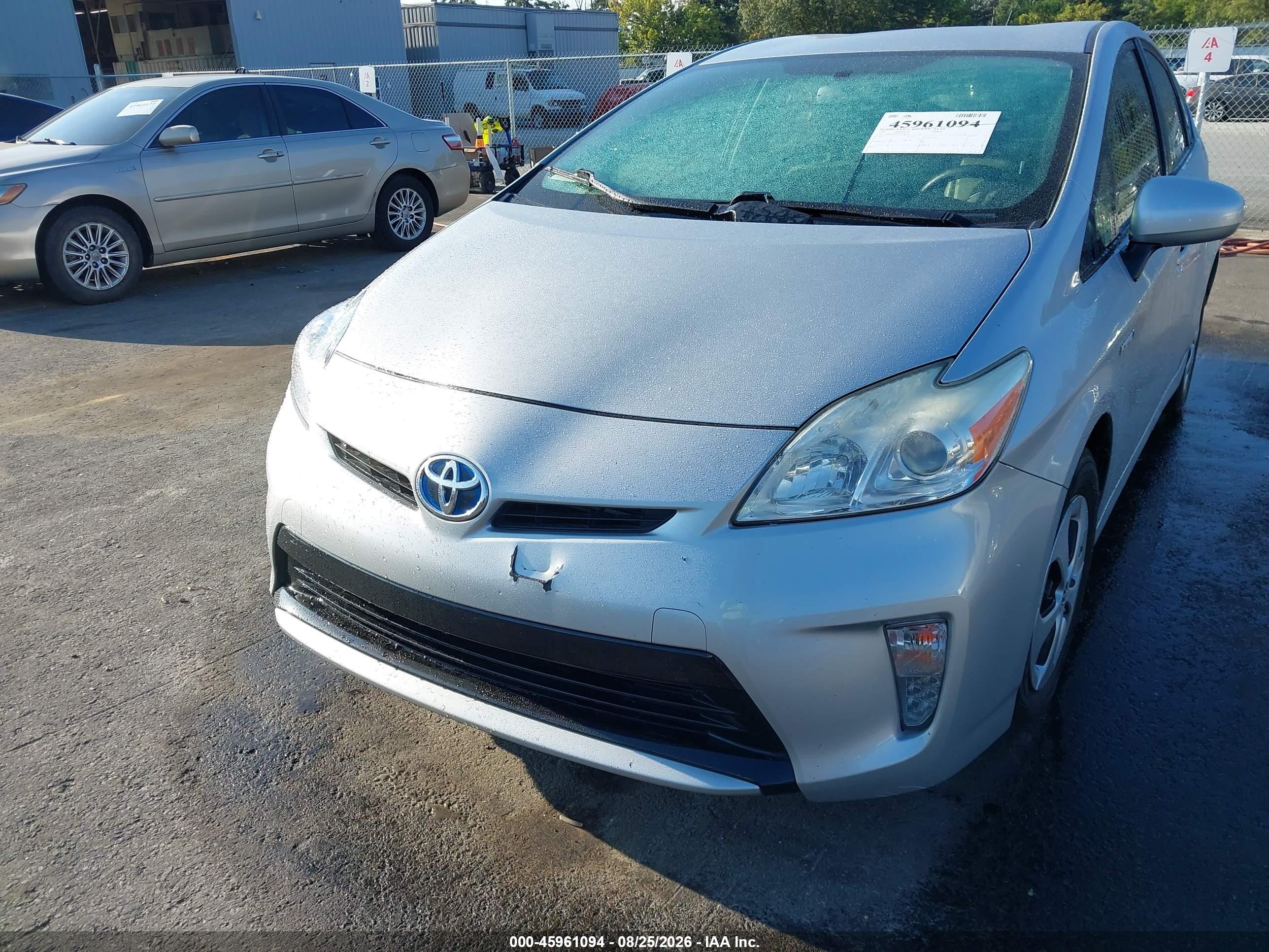 2013 Toyota Prius Three Silver vin: JTDKN3DUXD5551036