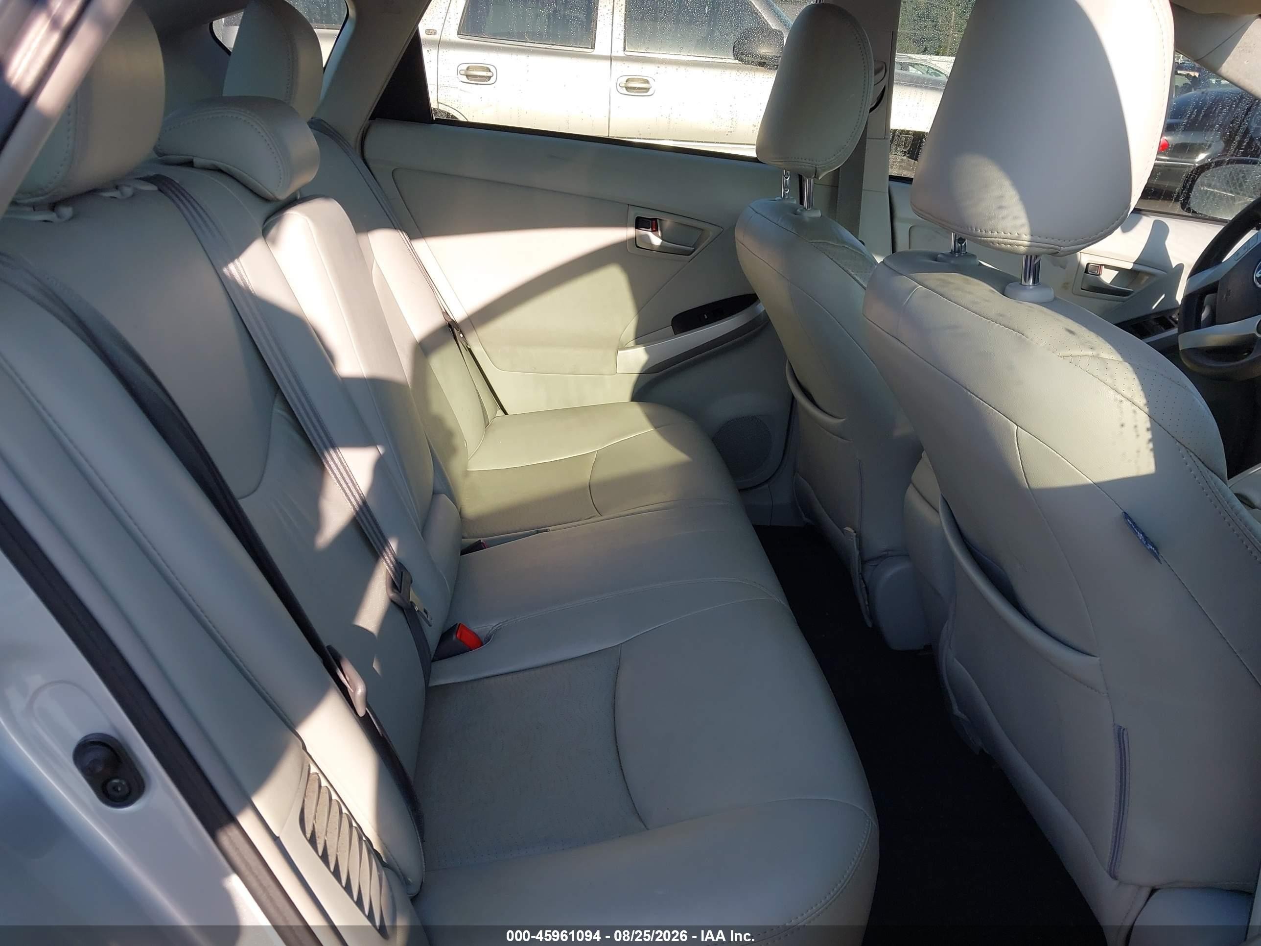 2013 Toyota Prius Three Silver vin: JTDKN3DUXD5551036