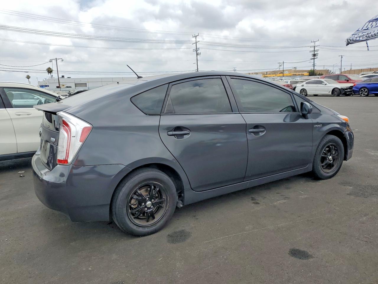 2013 Toyota Prius Two Gray vin: JTDKN3DUXD5551957