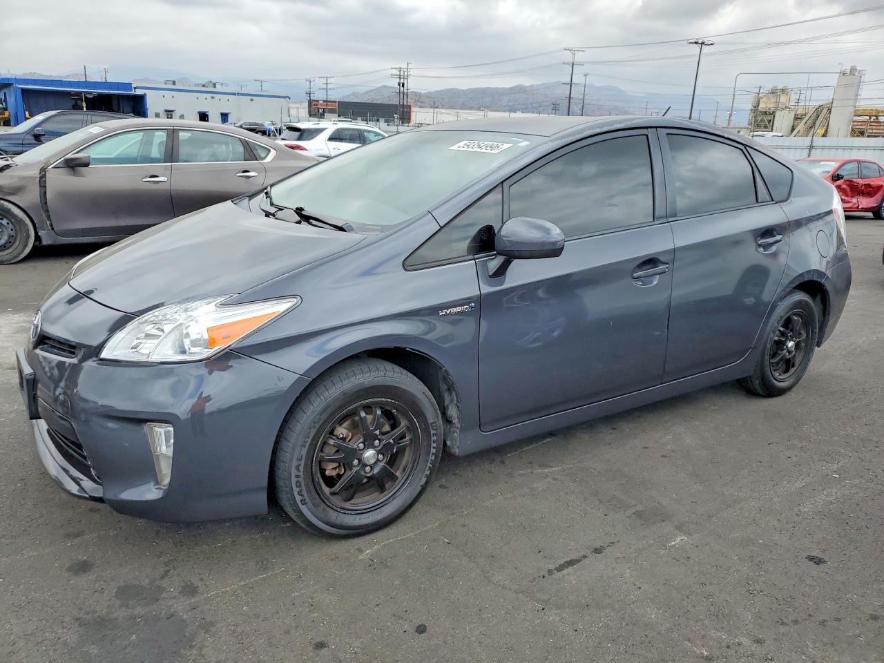 2013 Toyota Prius Two Gray vin: JTDKN3DUXD5551957