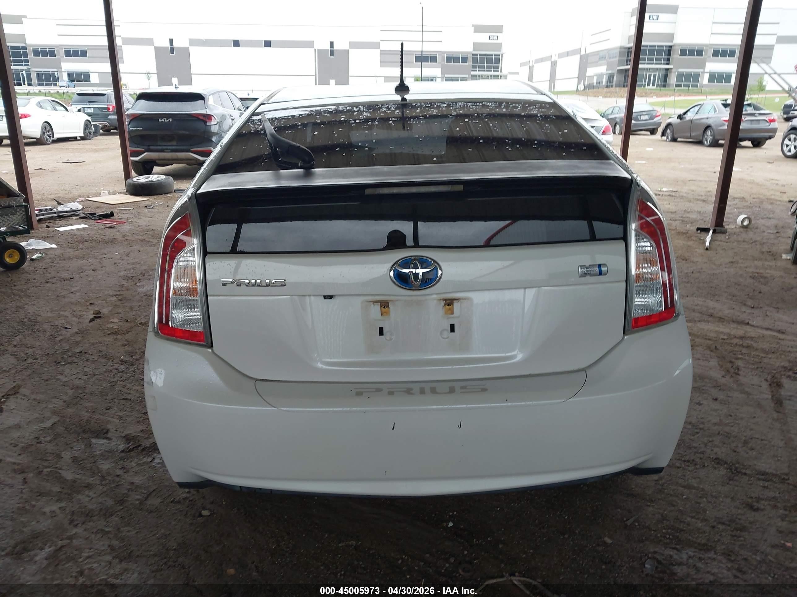 2013 Toyota Prius Five/four/three/three Se/two White vin: JTDKN3DUXD5553773